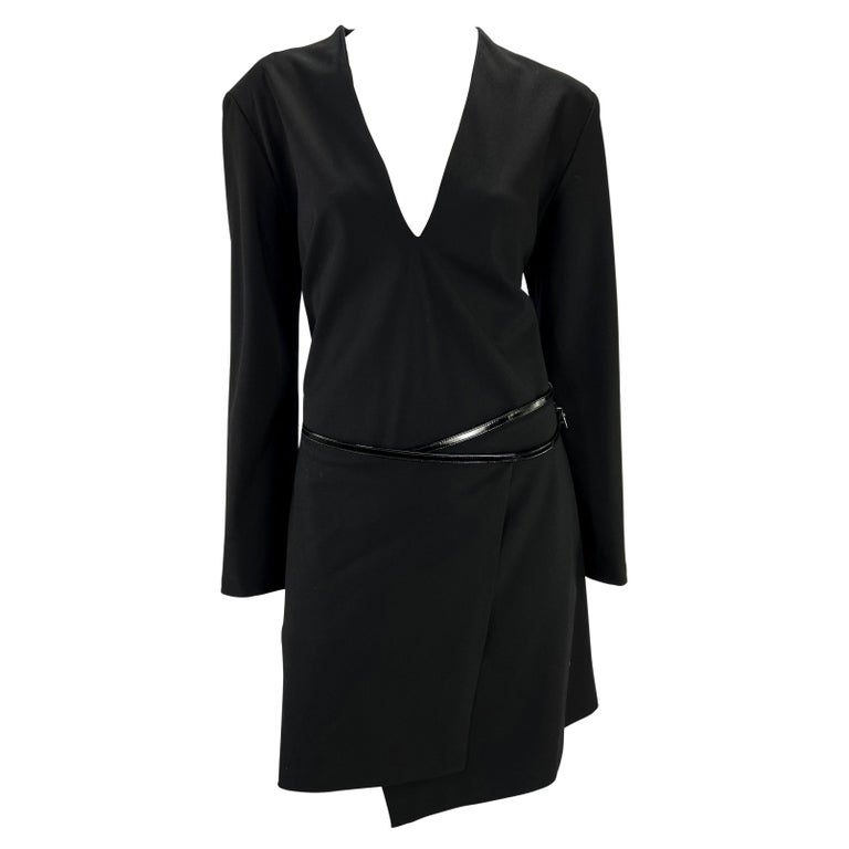 F/W 1997 Gucci by Tom Ford Runway G Buckle V-Neck Wrap Leather Belt Dress  For Sale at 1stDibs | gucci 1997 runway, gucci fw 1997, dresses with gucci  belt