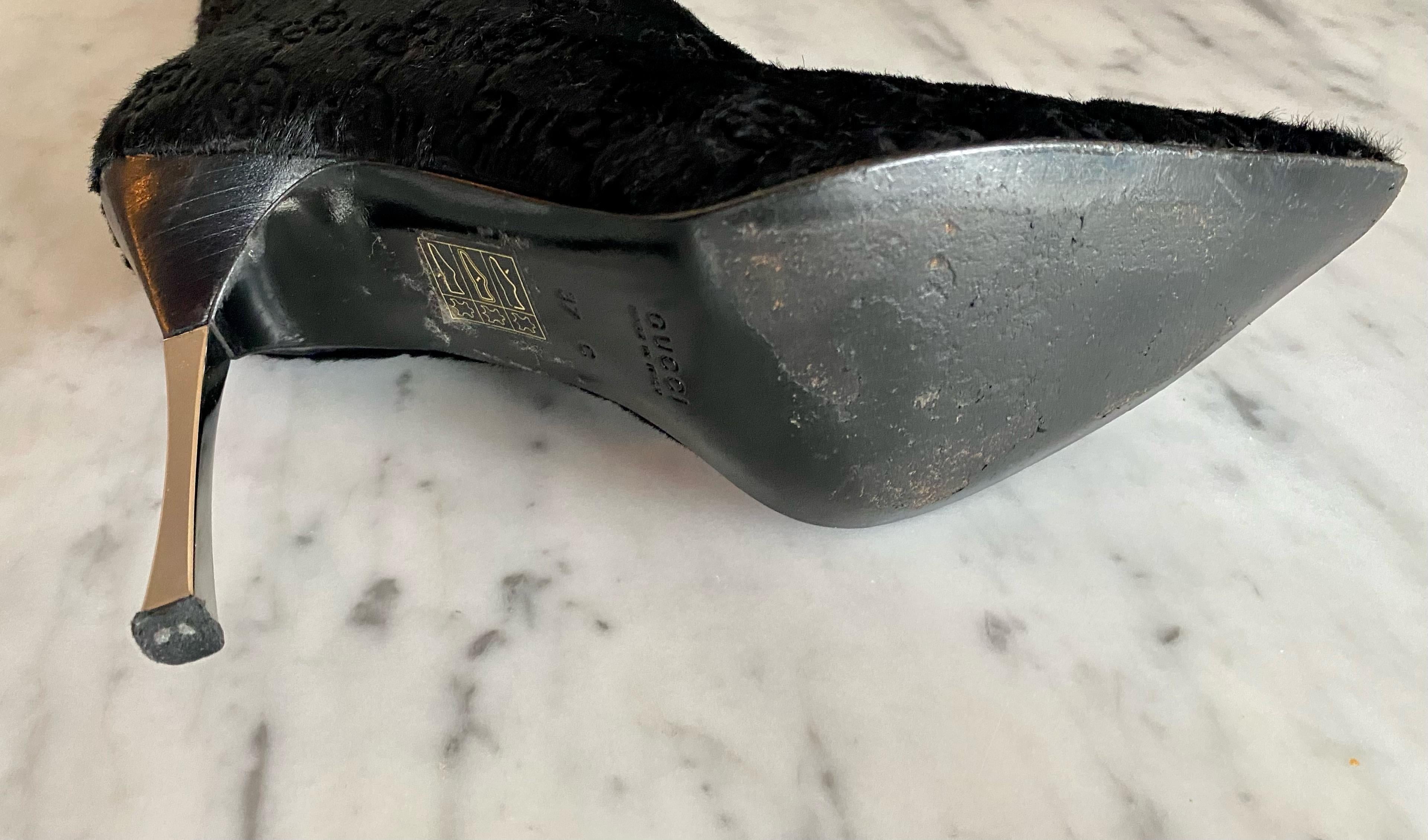 H/W 1997 Gucci by Tom Ford Laufsteg GG Schwarze Ponyhaar-Metallstiefel mit Absatz 37C im Angebot 3