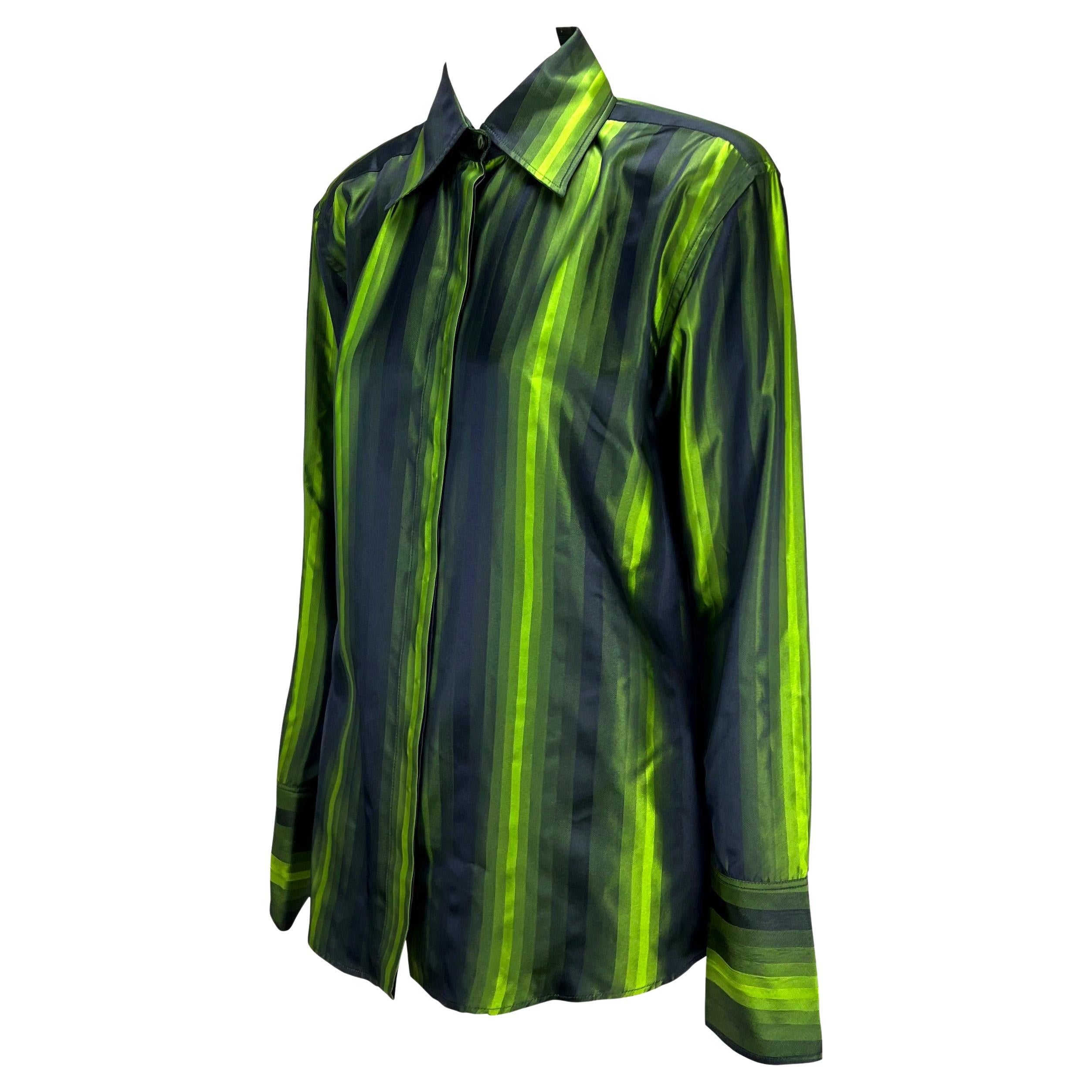 F/W 1997 Gucci by Tom Ford Runway Green Ombré Stripe Button Up Shoulder Pad Top (Top à épaulettes boutonnées) Excellent état - En vente à West Hollywood, CA