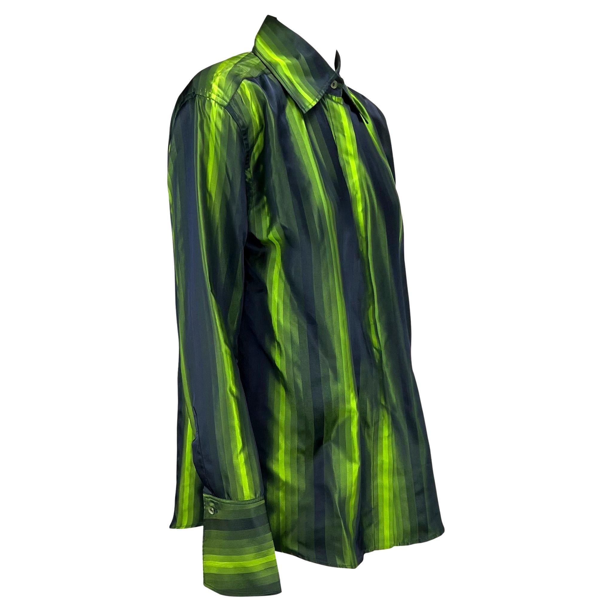 F/W 1997 Gucci by Tom Ford Runway Green Ombré Stripe Button Up Shoulder Pad Top (Top à épaulettes boutonnées) en vente 3