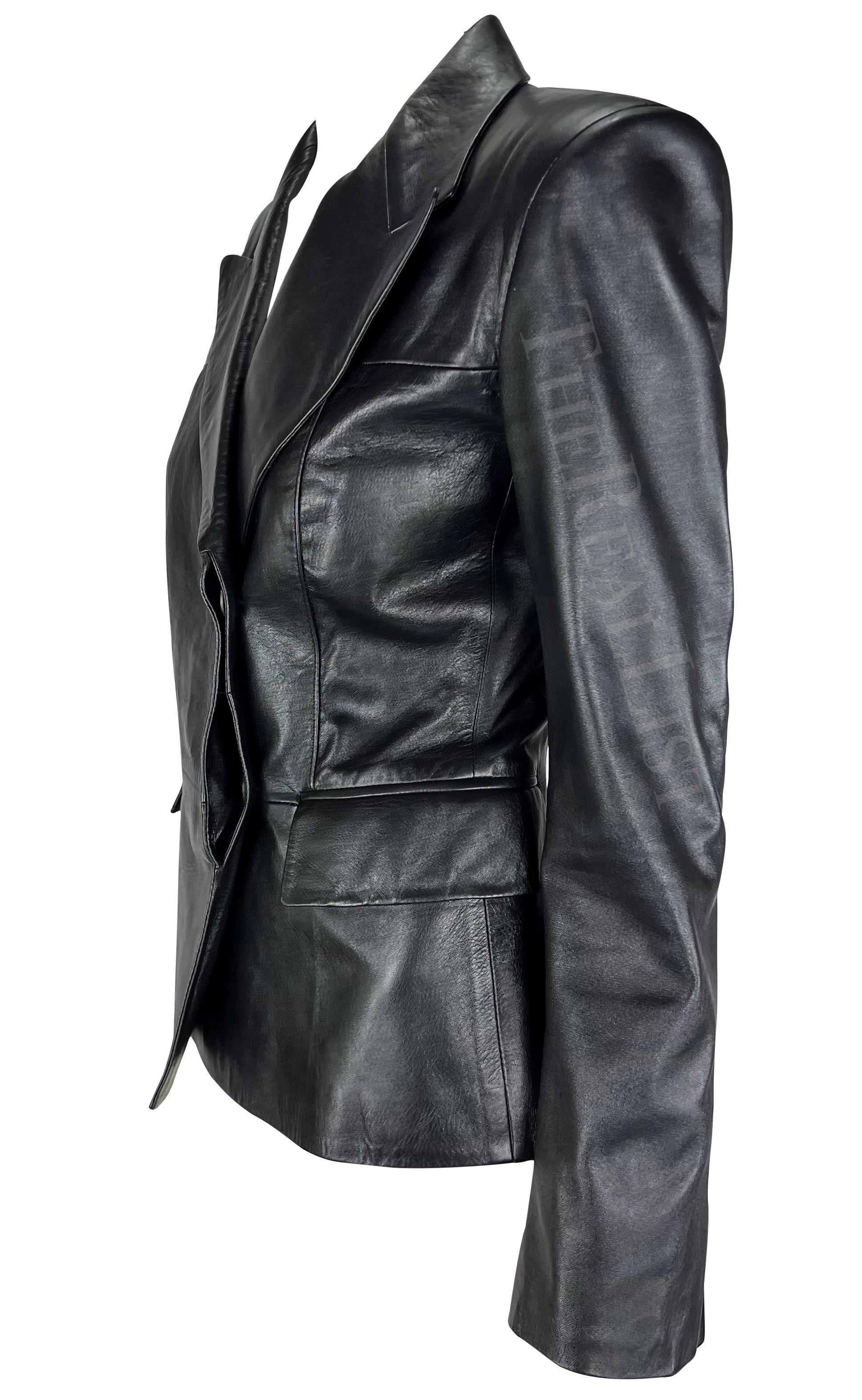 Women's F/W 1997 Gucci by Tom Ford Runway Metallic Black Leather Blazer Jacket For Sale