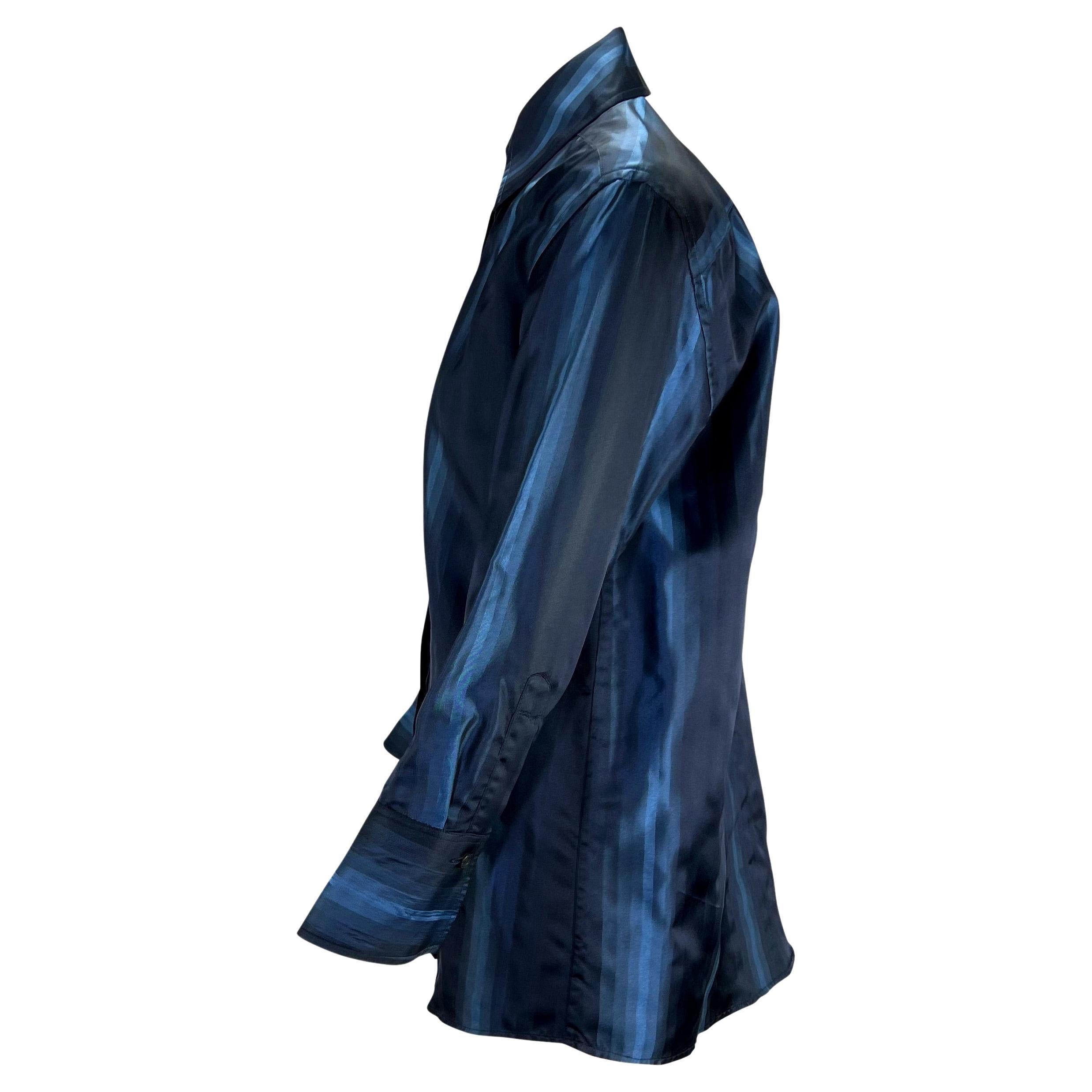 F/W 1997 Gucci by Tom Ford Pasarela Azul Marino Ombré Stripe Button Up Top en Excelente estado para la venta en West Hollywood, CA