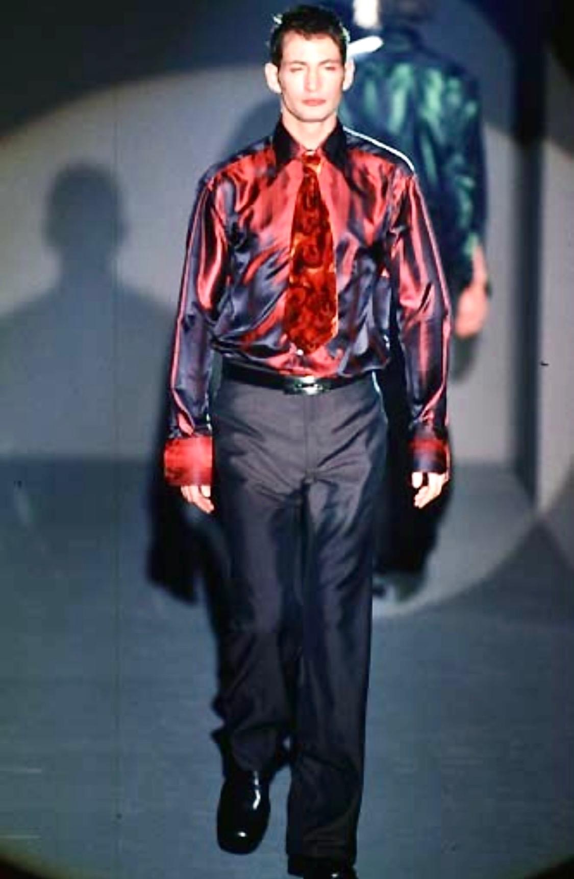 F/W 1997 Gucci by Tom Ford Runway Red Ombré Stripe Button Up Shoulder Pad Top For Sale 2