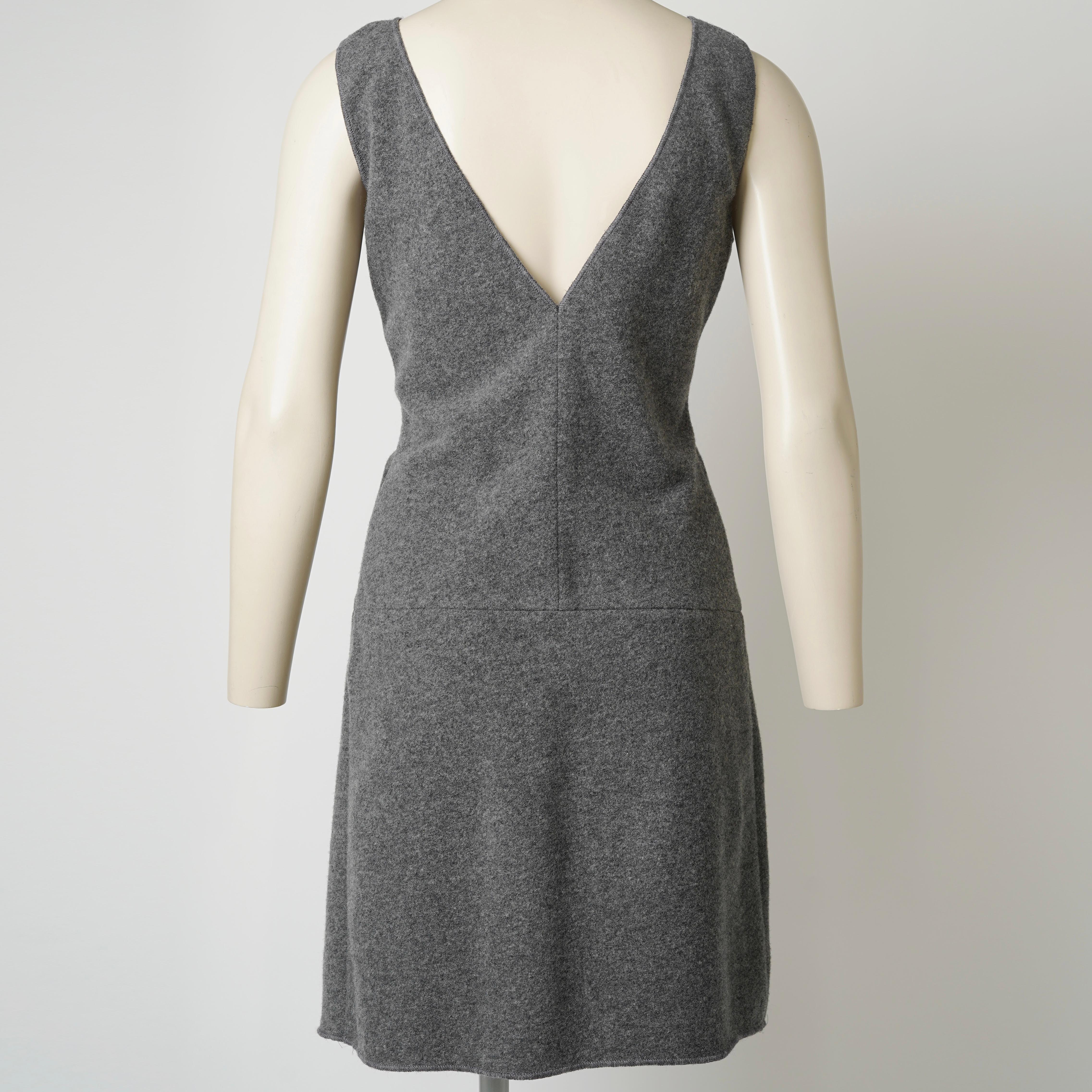 F/W 1997 Miu Miu Robe de défilé en laine polaire anthracite Bon état - En vente à Berlin, DE