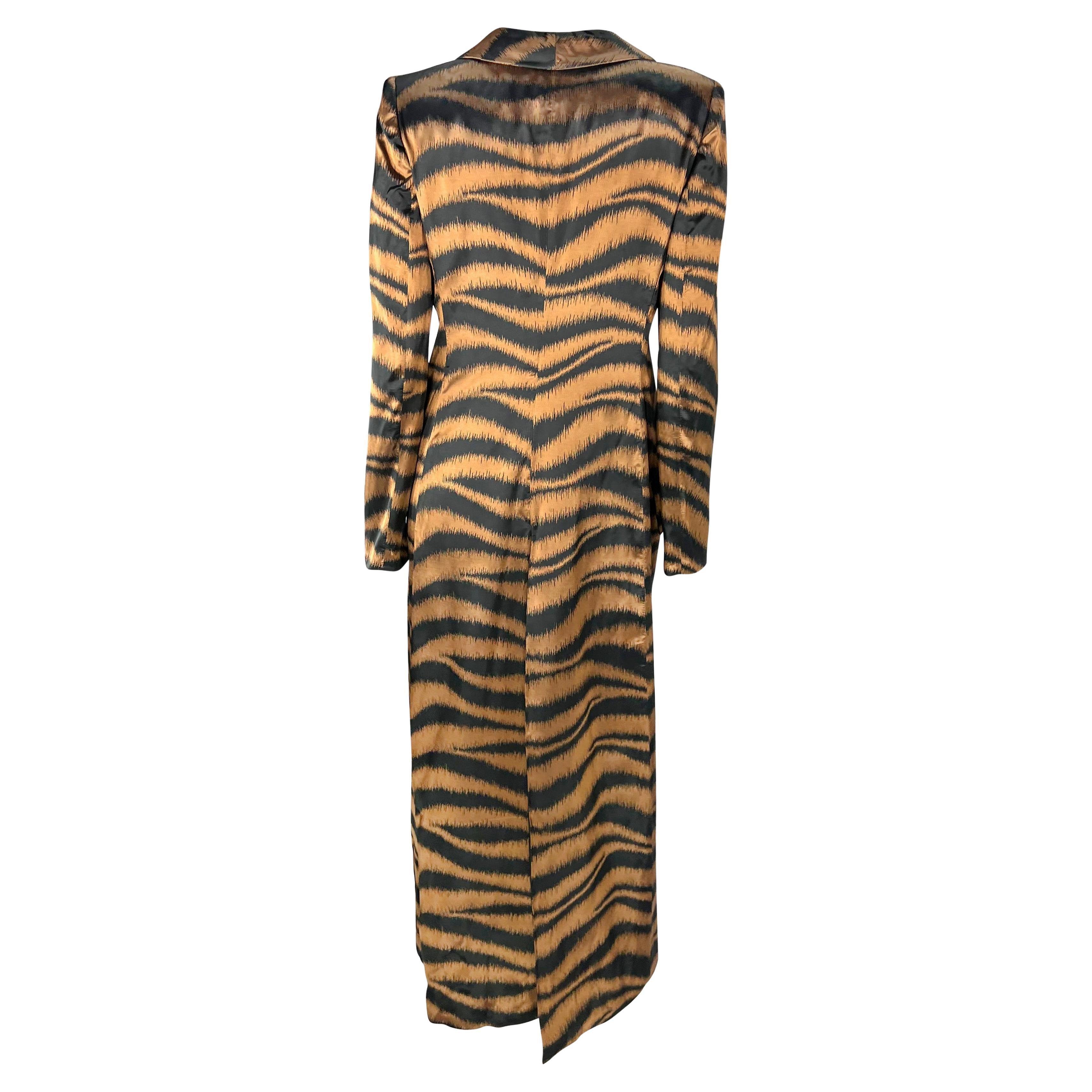 A/I 1997 Valentino Garavani Giacca Cappotto in Raso Marrone con Stampa Animale a tutta lunghezza in vendita 3