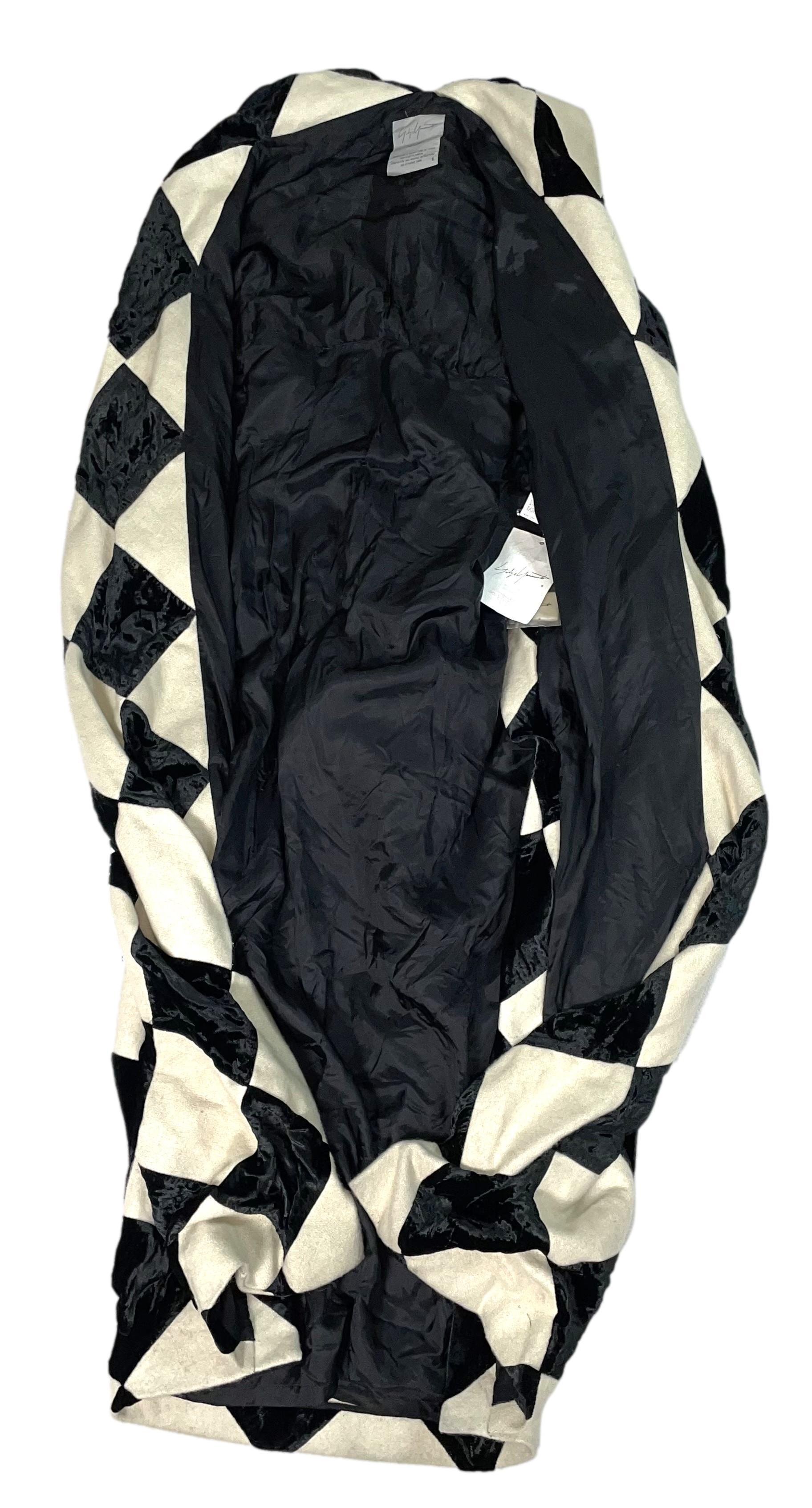 F/W 1997 Yohji Yamamoto NWT Runway Museum Black & White Harlequin Cape Coat In New Condition In Yukon, OK