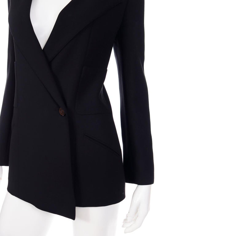 F/W 1998 Chanel Vintage Black Wool Blazer Jacket w CC Button & Silk CC Lining For Sale 2