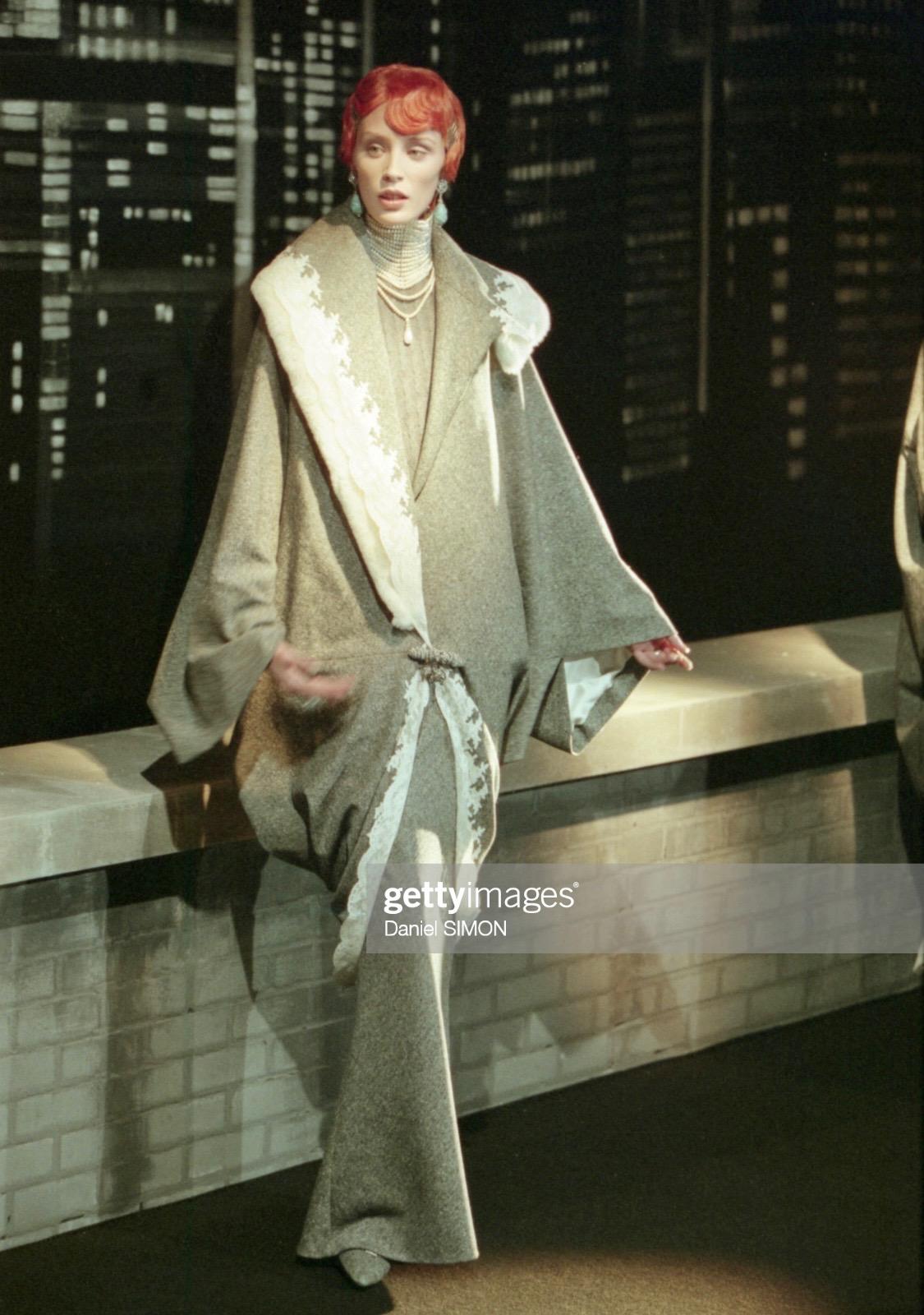 F/W 1998 Christian Dior by John Galliano for Lace Trim Skirt Pinstripe (tailleur jupe à rayures en dentelle) en vente 1