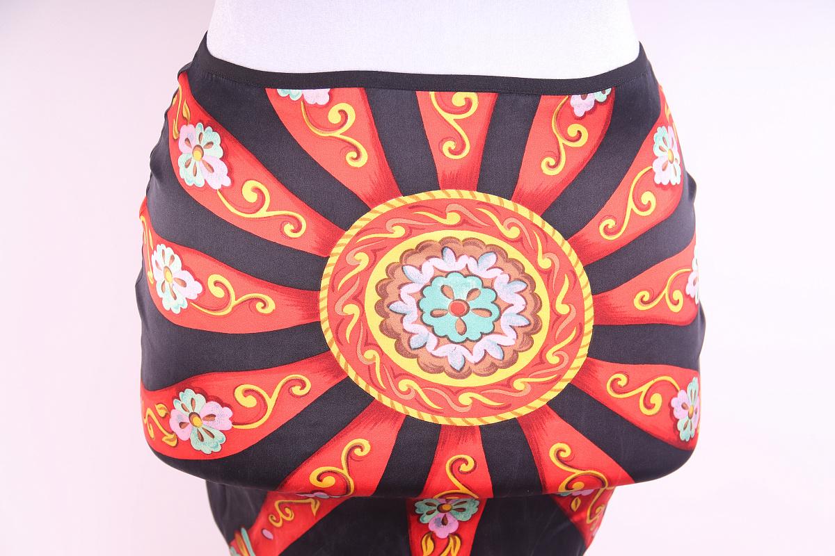 F/W 1998 Dolce & Gabbana Printed Silk Maxi Skirt Vintage 1990s For Sale 3
