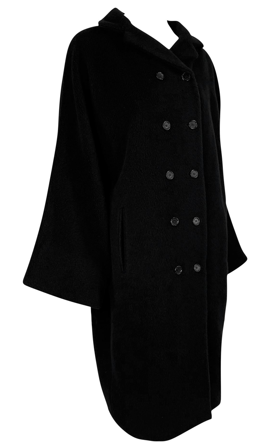Nero A/I 1998 Dolce & Gabbana - Inserzione in passerella Cappotto oversize in lana e mohair nero in vendita