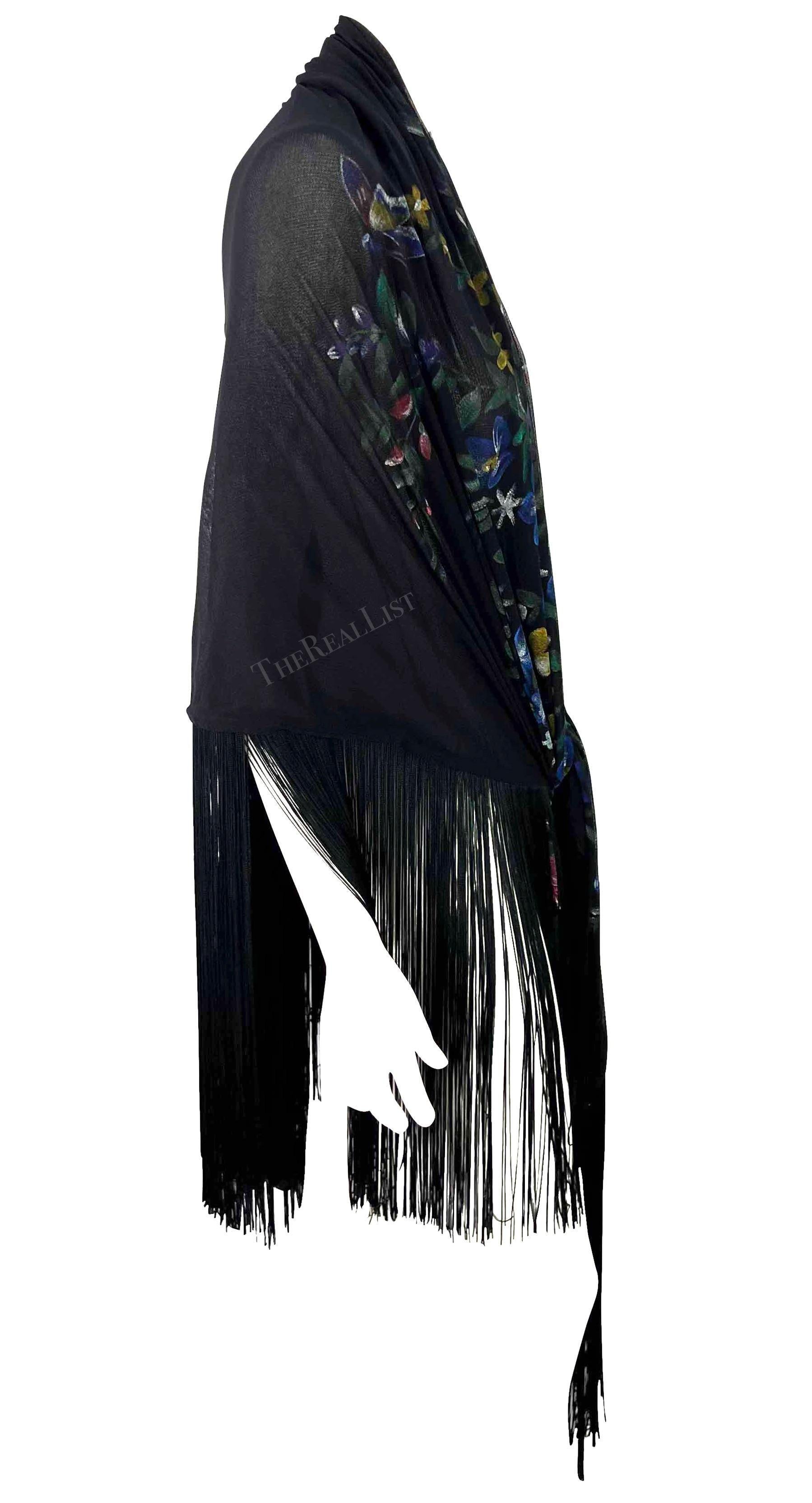 F/W 1998 Dolce & Gabbana Pasarela Floral Pintado a Mano Chal de Malla con Flecos en venta 7