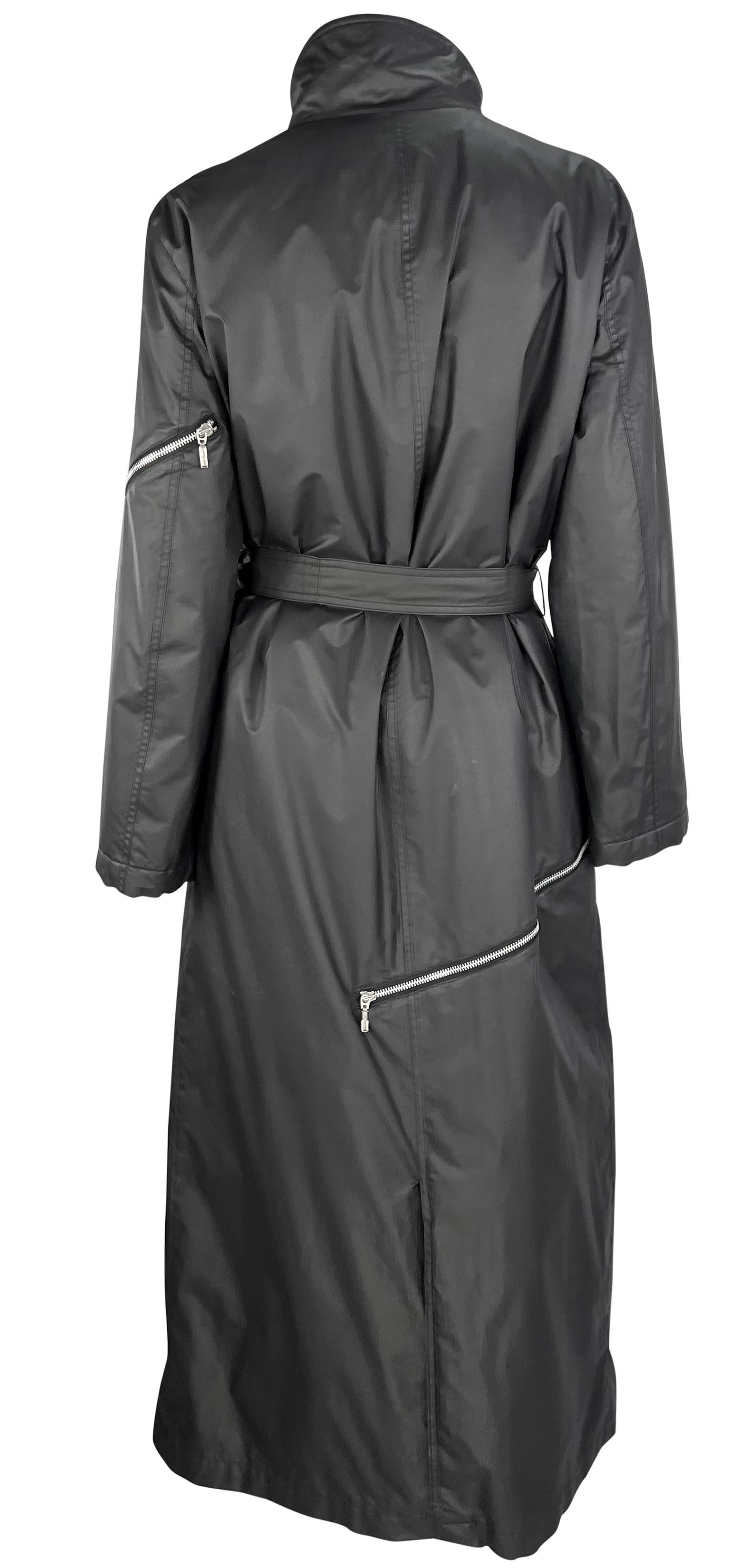 A/I 1998 Donatella Versace for Gianni Versace con cintura a zip multipla e trench a tutta lunghezza in vendita 1