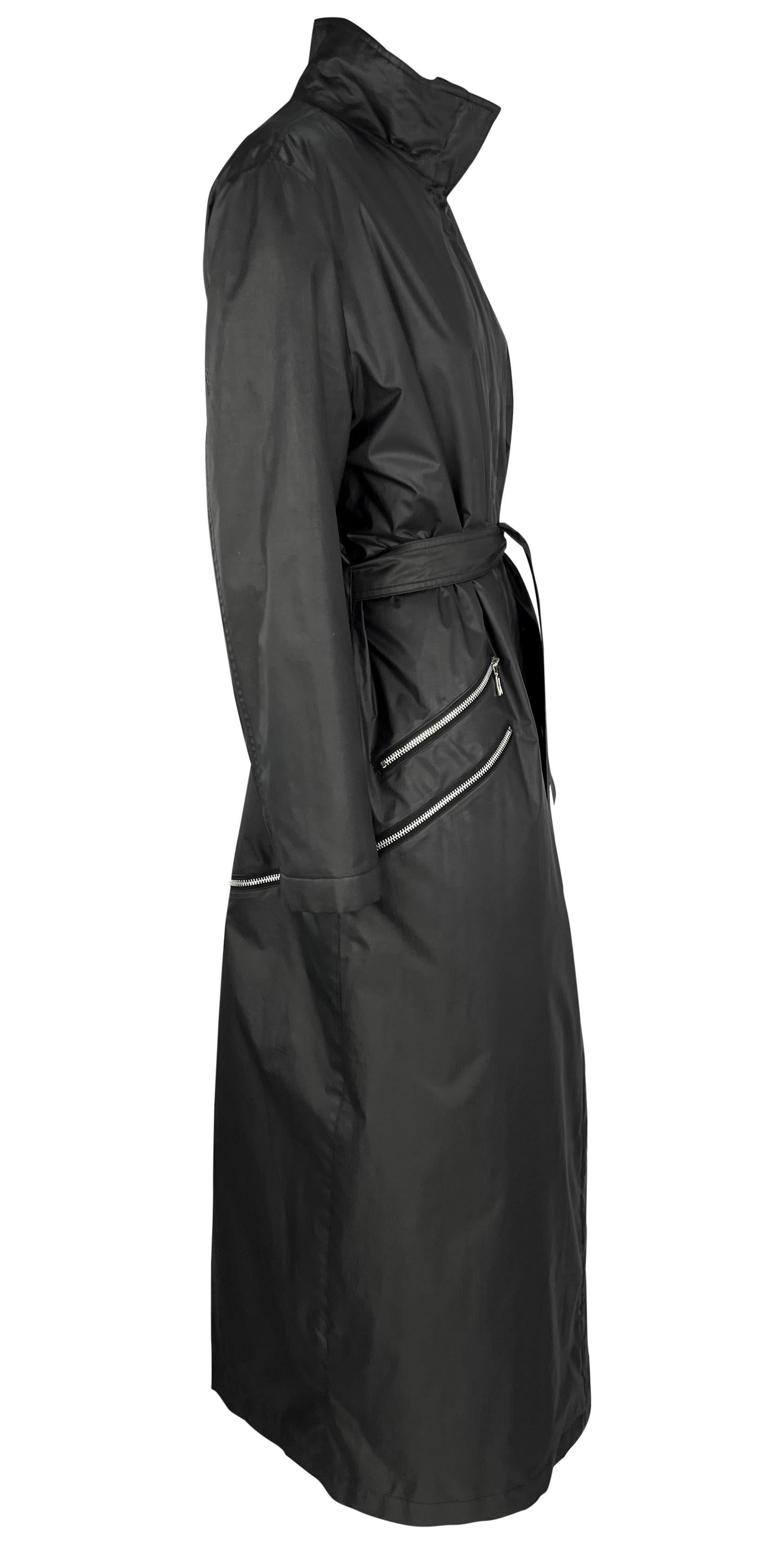 A/I 1998 Donatella Versace for Gianni Versace con cintura a zip multipla e trench a tutta lunghezza in vendita 2