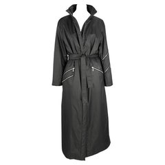 A/I 1998 Donatella Versace for Gianni Versace con cintura a zip multipla e trench a tutta lunghezza