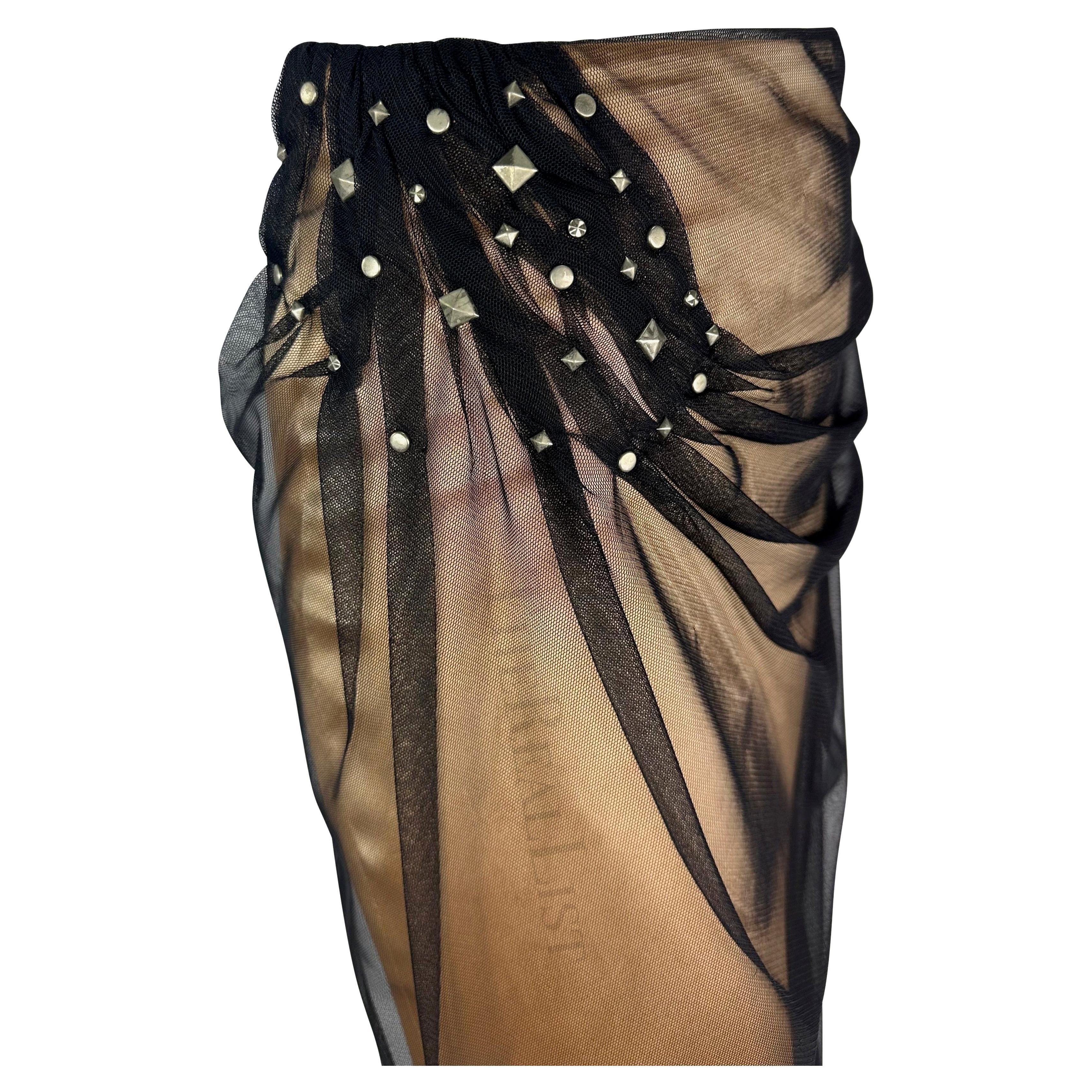 A/I 1998 Gianni Versace by Donatella Versace Runway Ad Beige Gonna in tulle con borchie in vendita 2