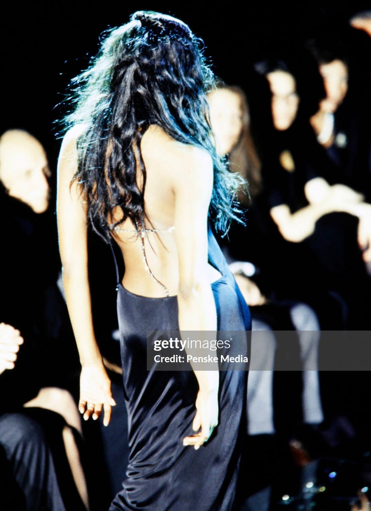 F/W 1998 Gianni Versace by Donatella Runway Black Barbed Wire Bead Backless Gown For Sale 3