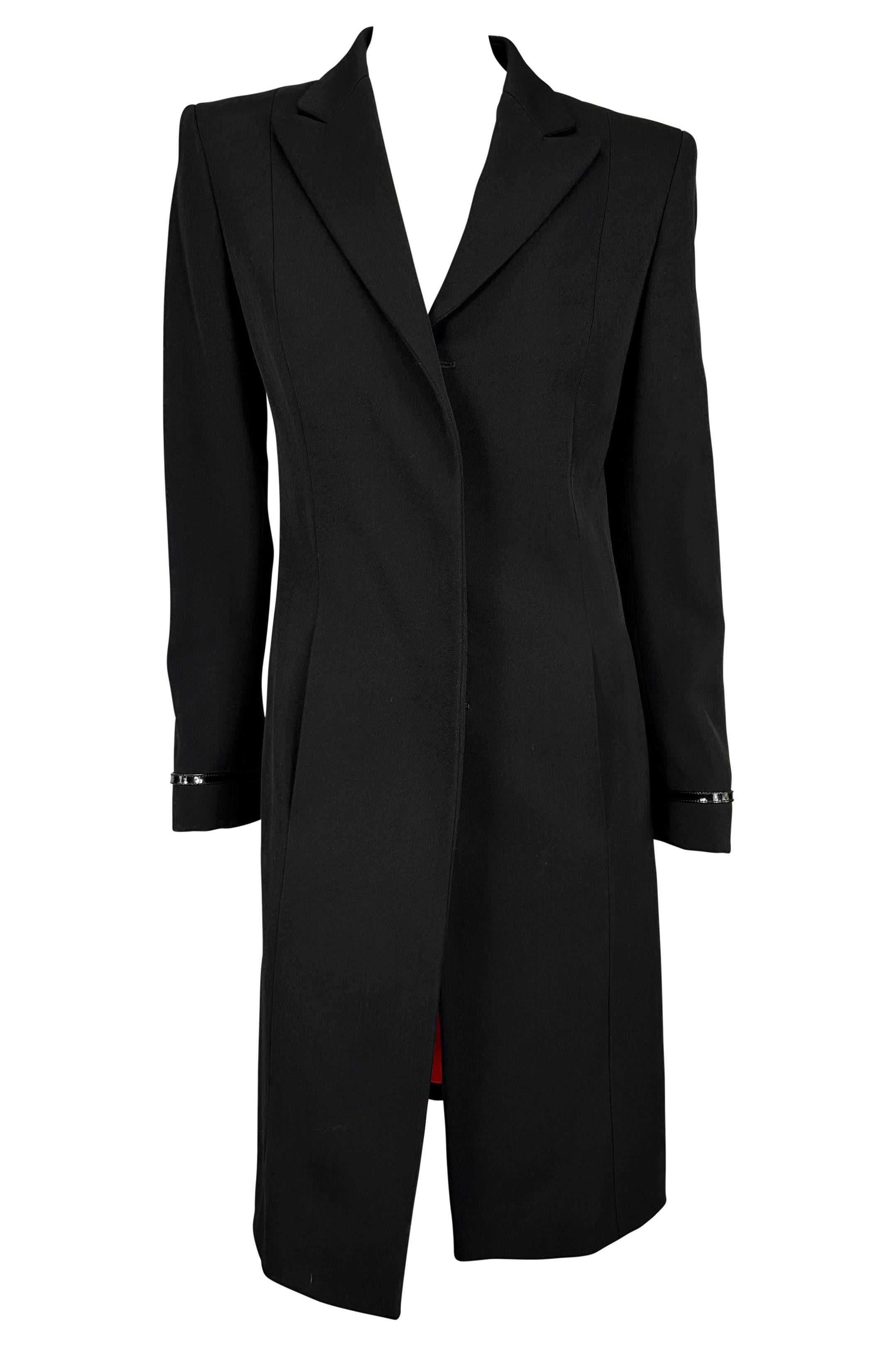 Women's F/W 1997 Gucci by Tom Ford Runway 'G' Buckle Black Wool Red Lined Coat For Sale