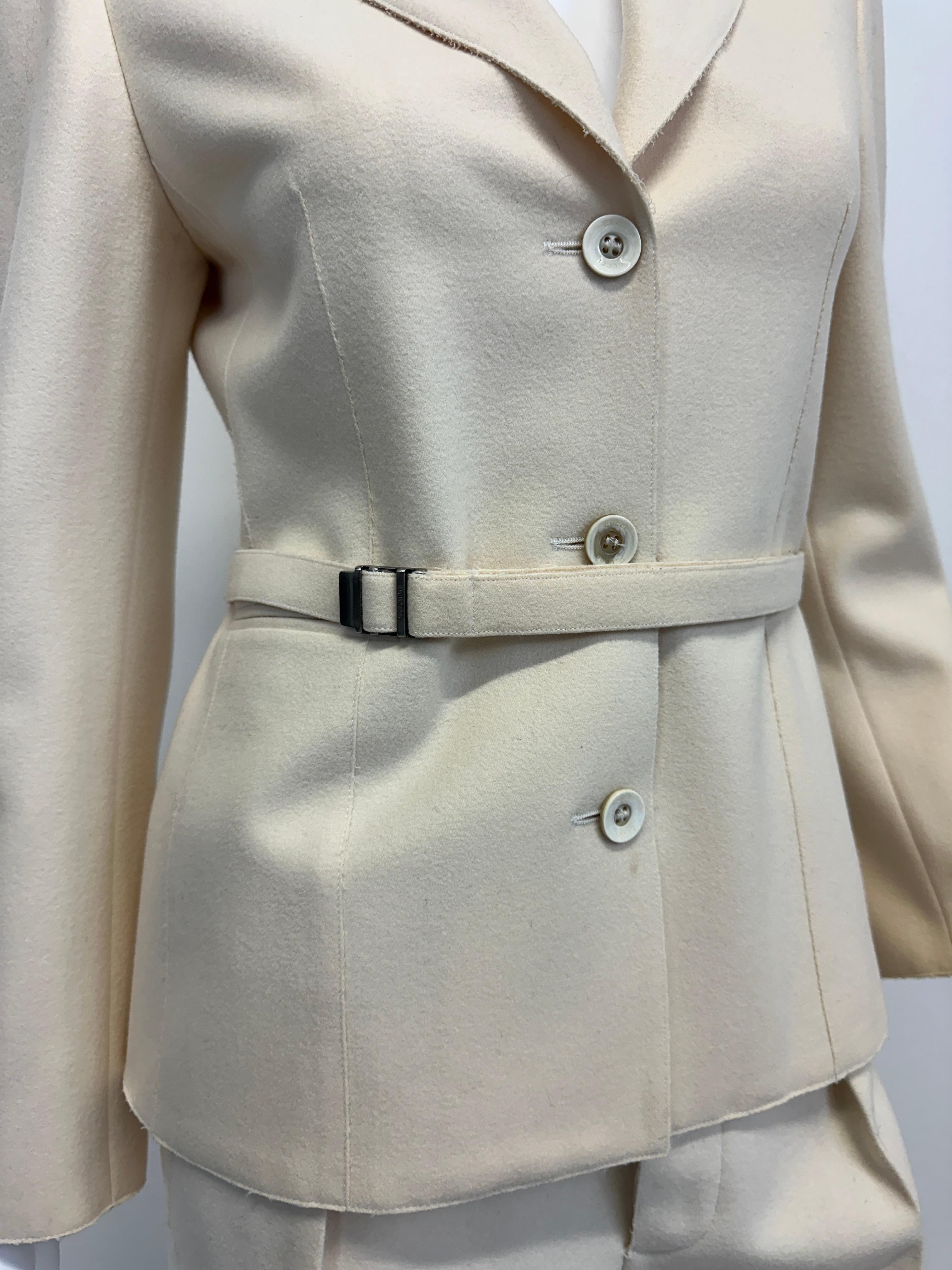 De las mujeres F/W 1998 Gucci by Tom Ford pasarela conjunto blazer y pantalón de lana crudo