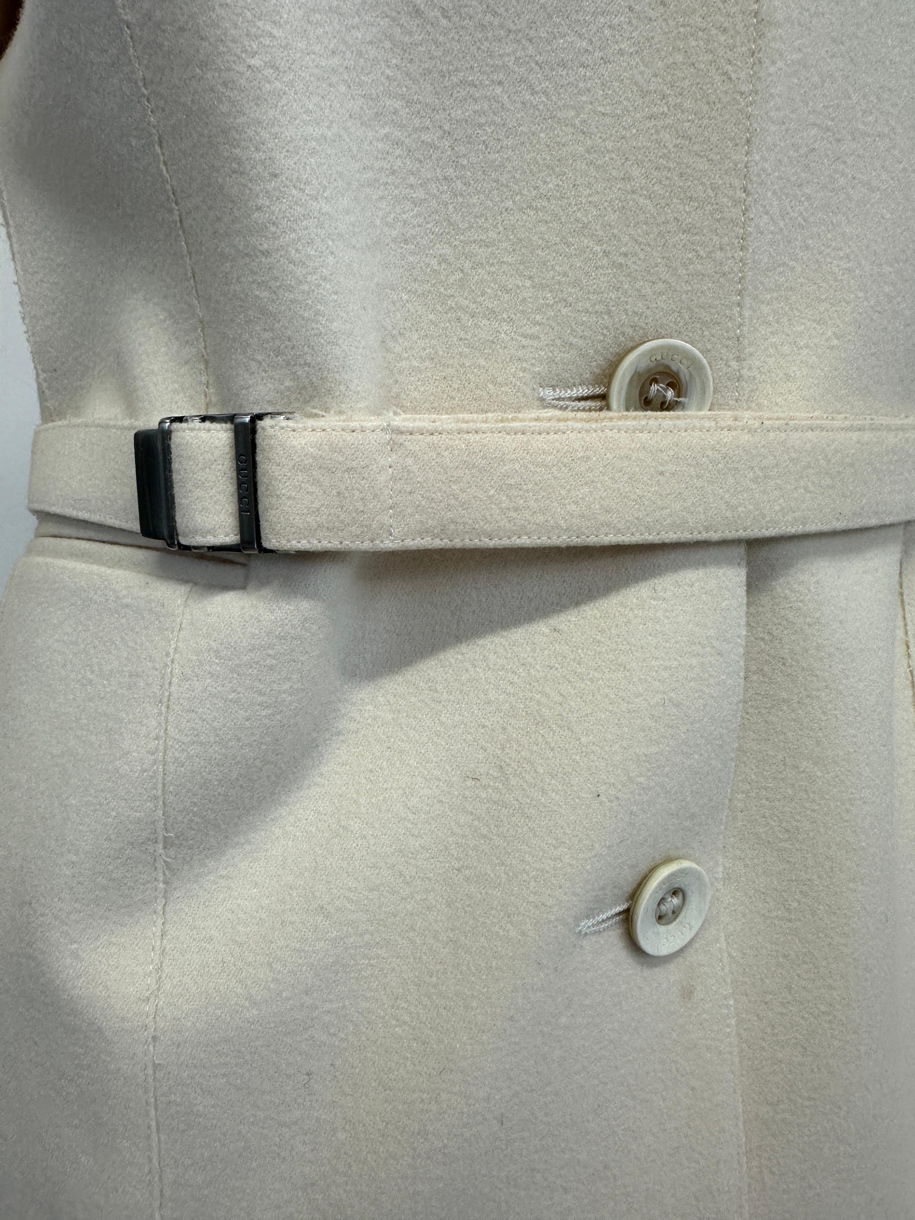 F/W 1998 Gucci by Tom Ford pasarela conjunto blazer y pantalón de lana crudo 2