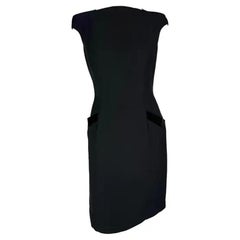 F/W 1998 Thierry Mugler Pasarela Mini Vestido de Terciopelo Negro con Cuello Bateau