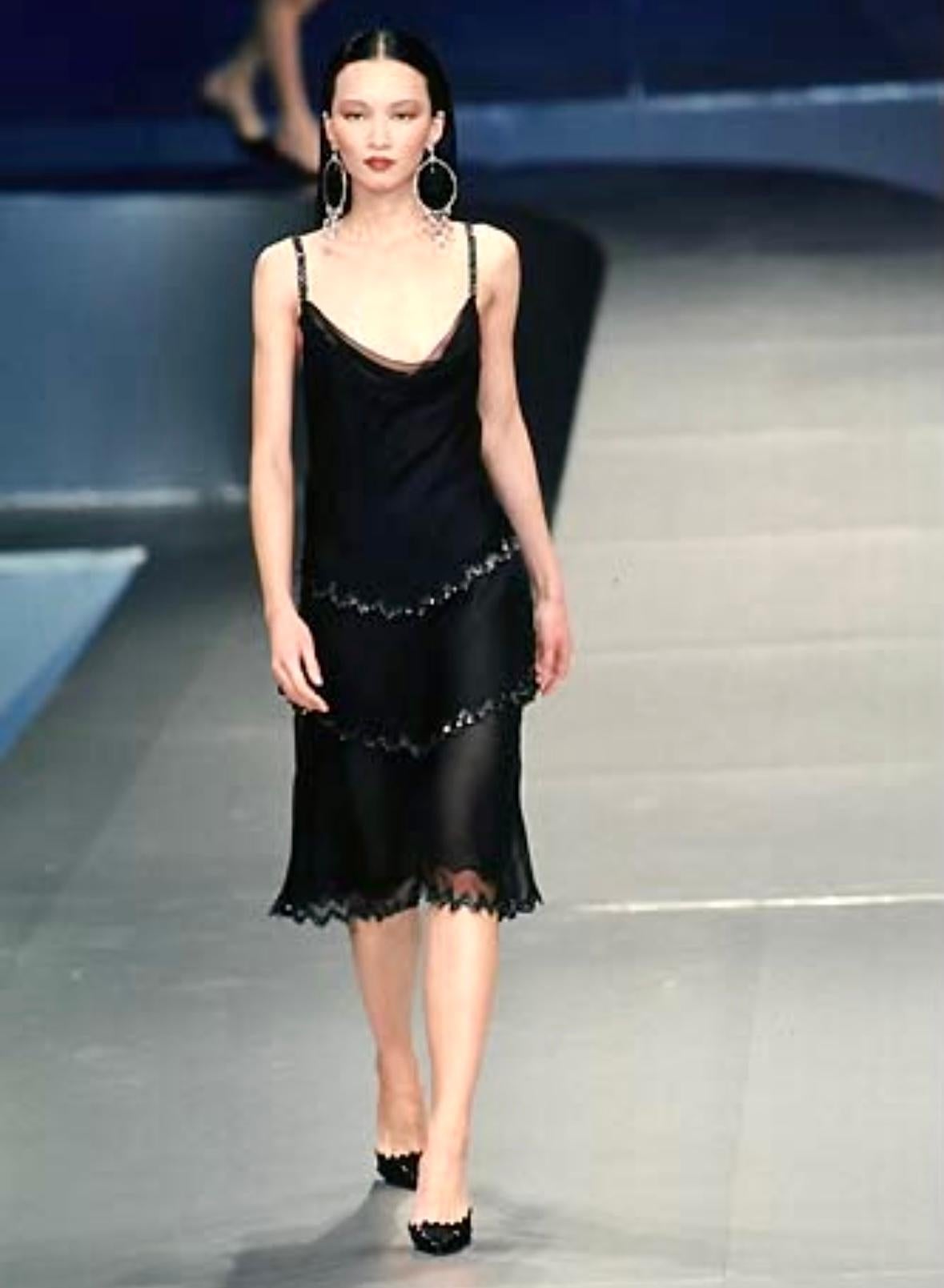 F/W 1998 Valentino Garavani Runway Black Chiffon Beaded Shift Dress In Good Condition For Sale In West Hollywood, CA