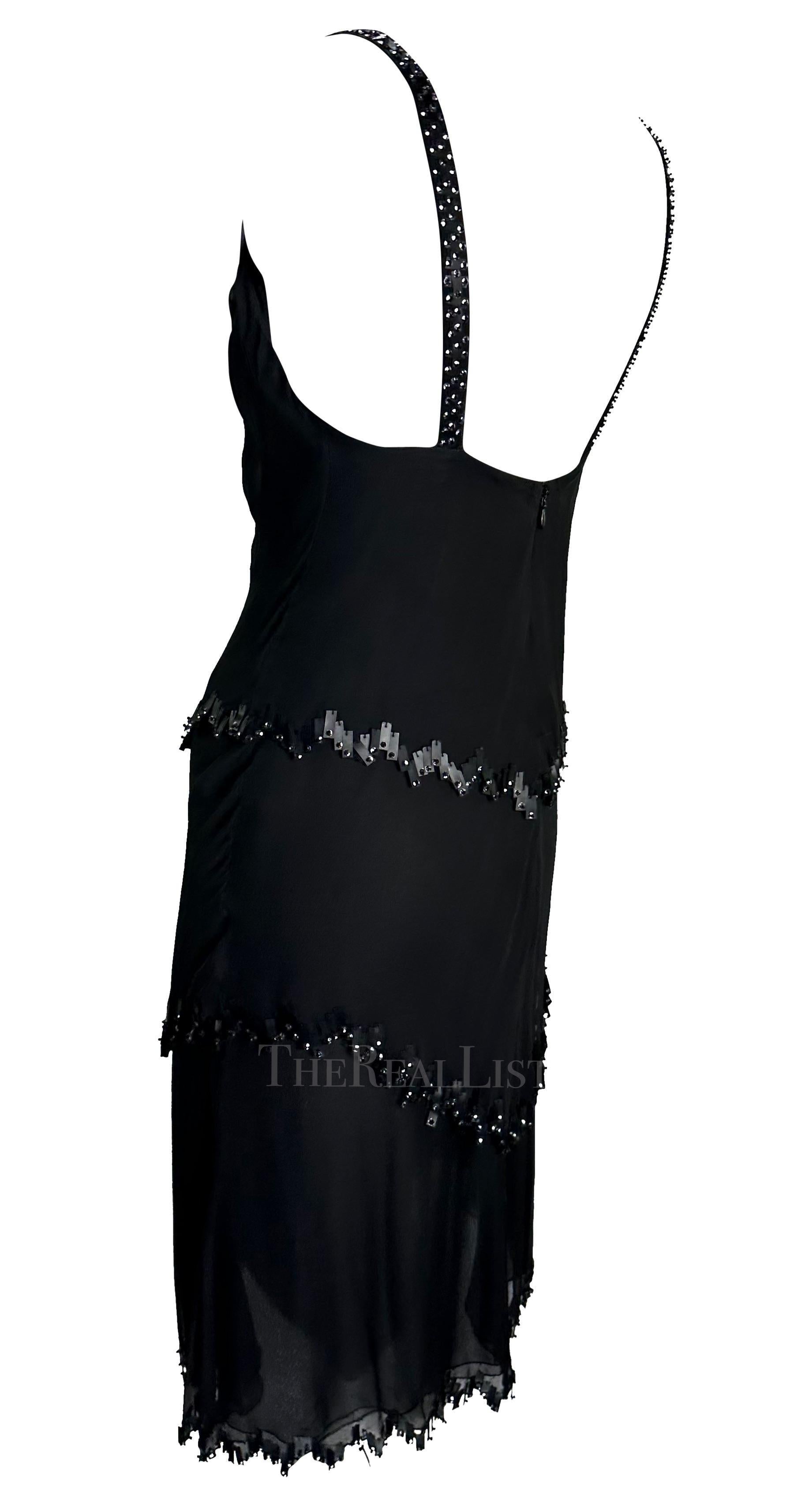 H/W 1998 Valentino Garavani Laufsteg Schwarzes Etuikleid aus Chiffon mit Perlenbesatz aus Chiffon im Angebot 1