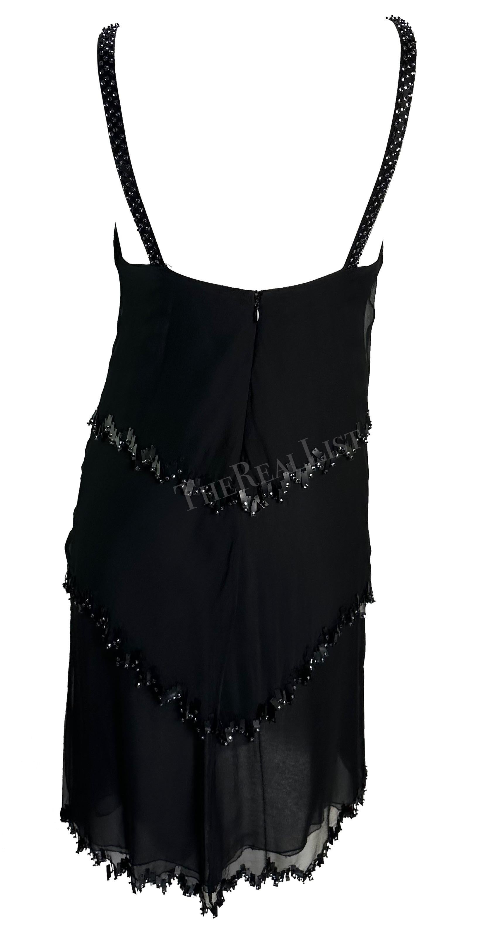 H/W 1998 Valentino Garavani Laufsteg Schwarzes Etuikleid aus Chiffon mit Perlenbesatz aus Chiffon im Angebot 2