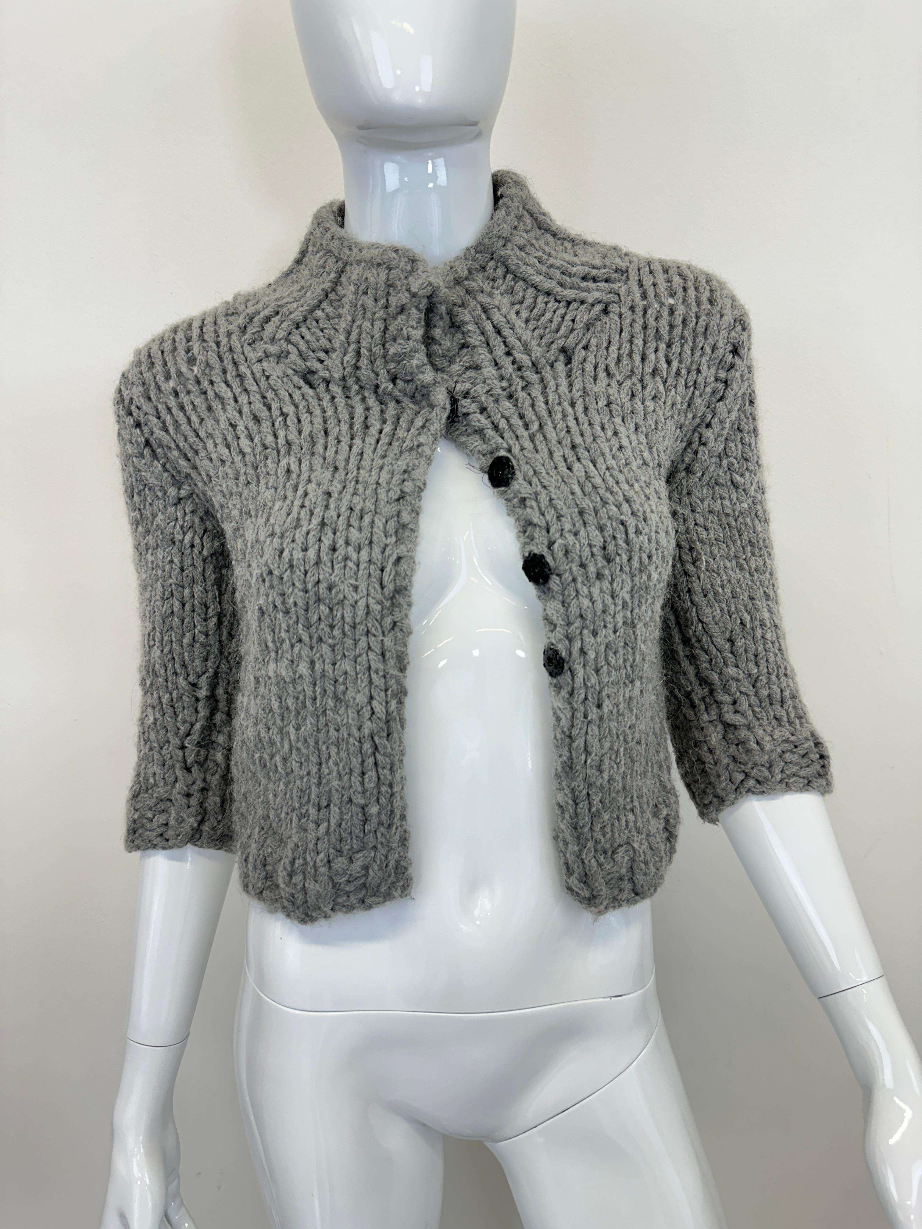 H/W 1999 Dolce & Gabbana Laufsteg Puppengarderobe Cropped Strickjacke Top im Zustand „Gut“ im Angebot in Padova, IT