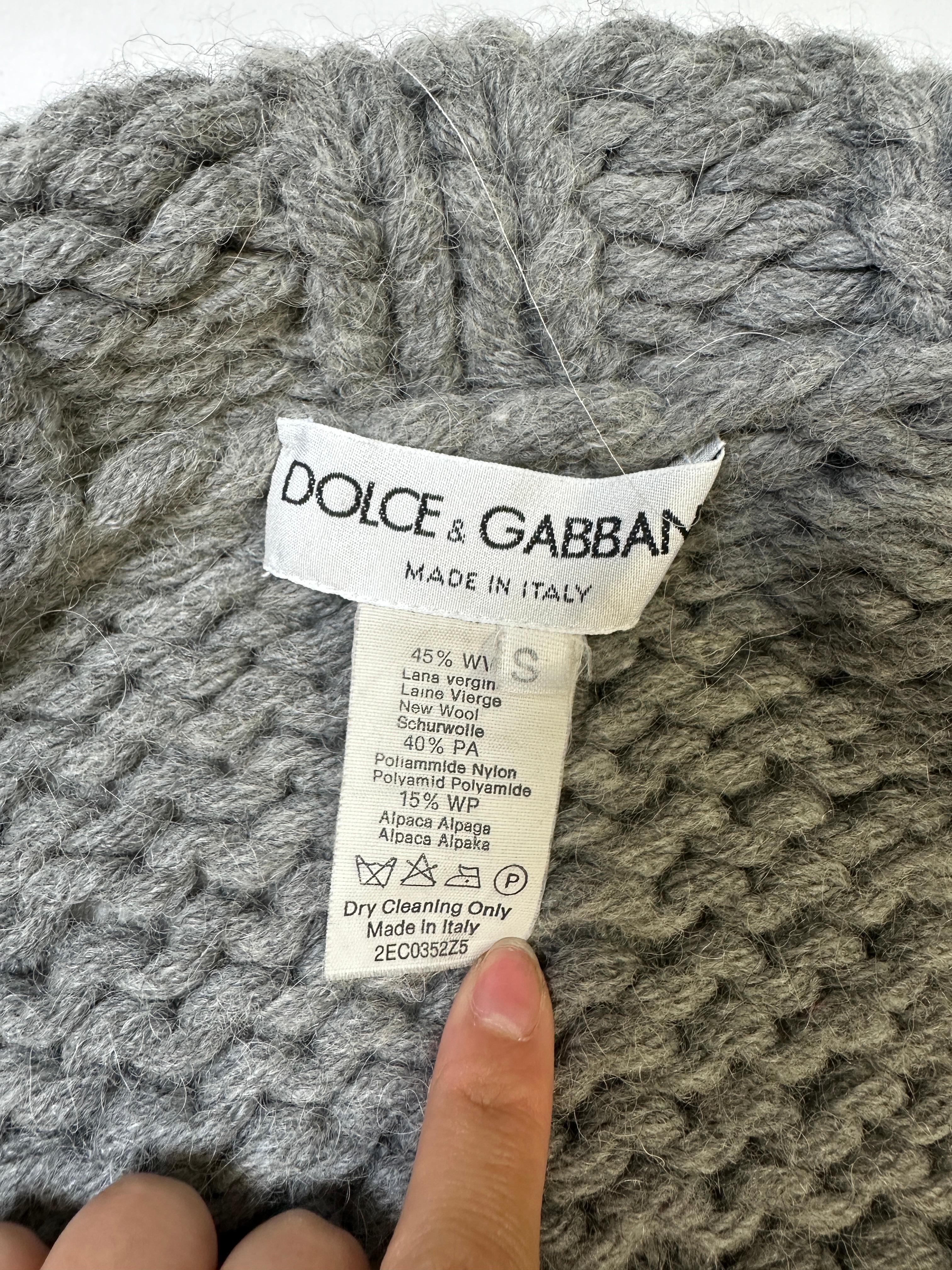 H/W 1999 Dolce & Gabbana Laufsteg Puppengarderobe Cropped Strickjacke Top im Angebot 2