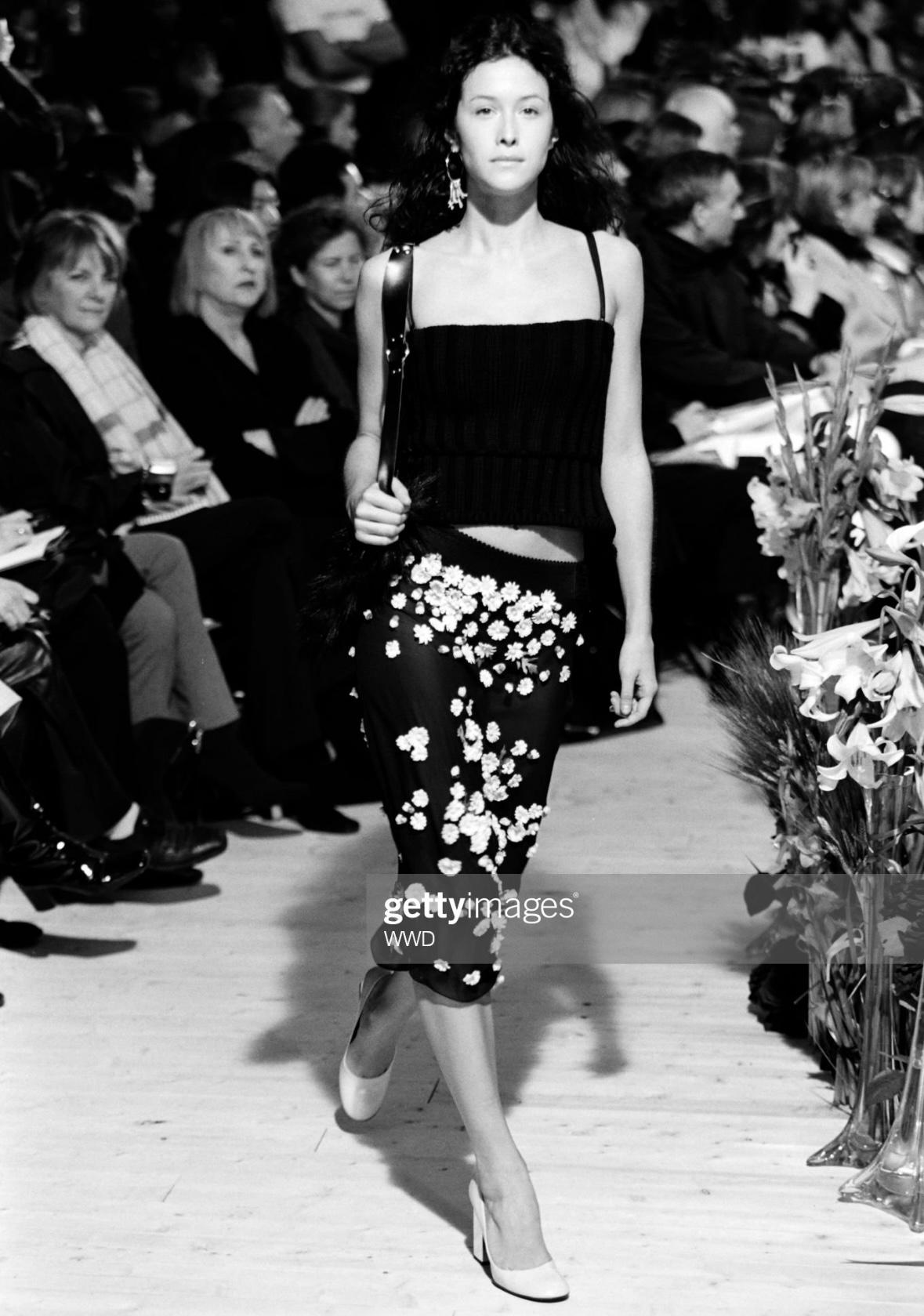 F/W 1999 Dolce & Gabbana Runway Daisy Flower Appliqué Sheer Black Slit Skirt  For Sale 8