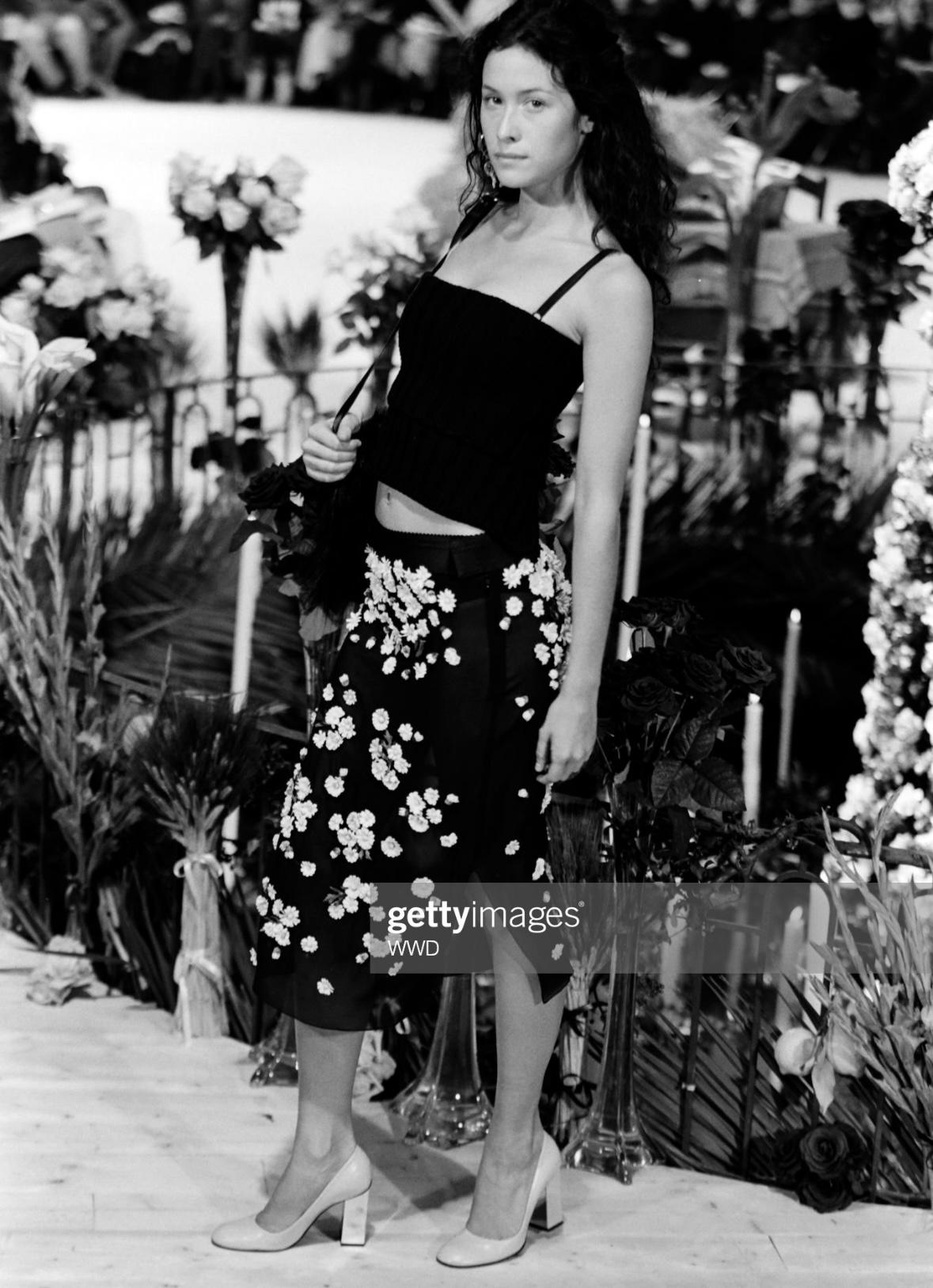 Women's F/W 1999 Dolce & Gabbana Runway Daisy Flower Appliqué Sheer Black Slit Skirt  For Sale