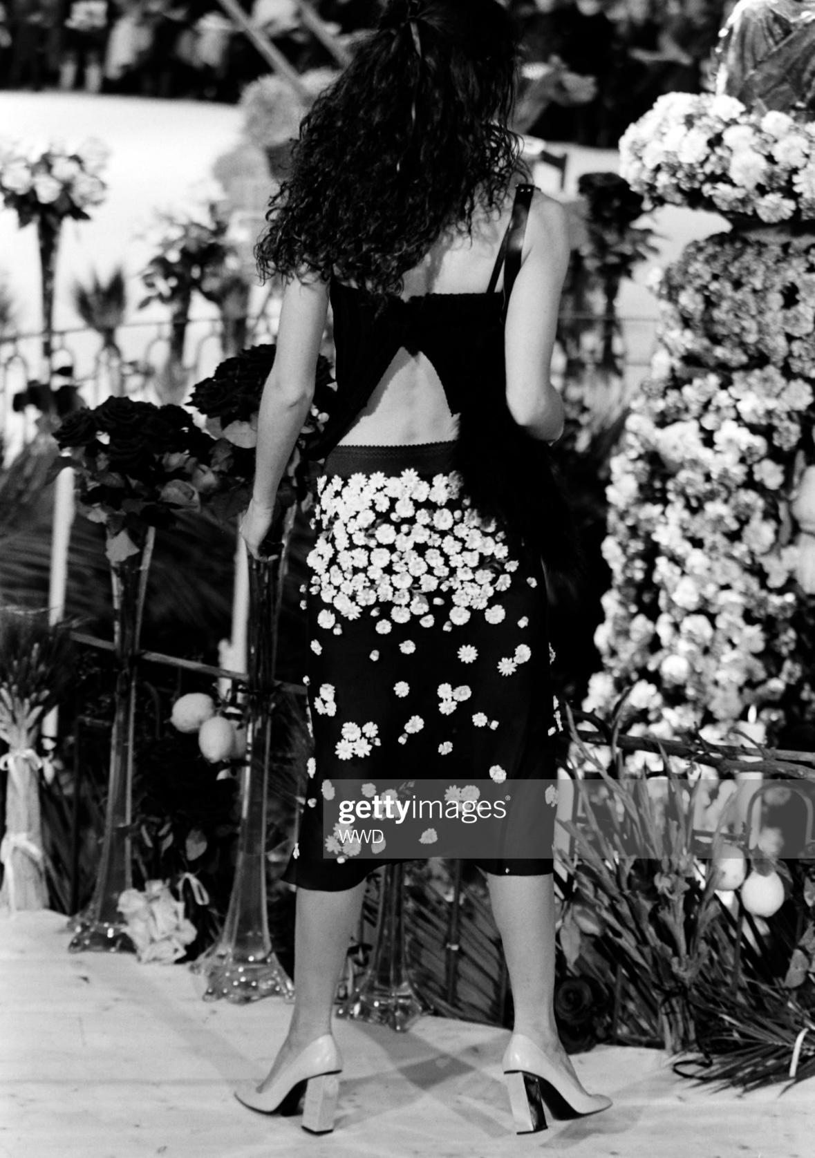 F/W 1999 Dolce & Gabbana Runway Daisy Flower Appliqué Sheer Black Slit Skirt  For Sale 2