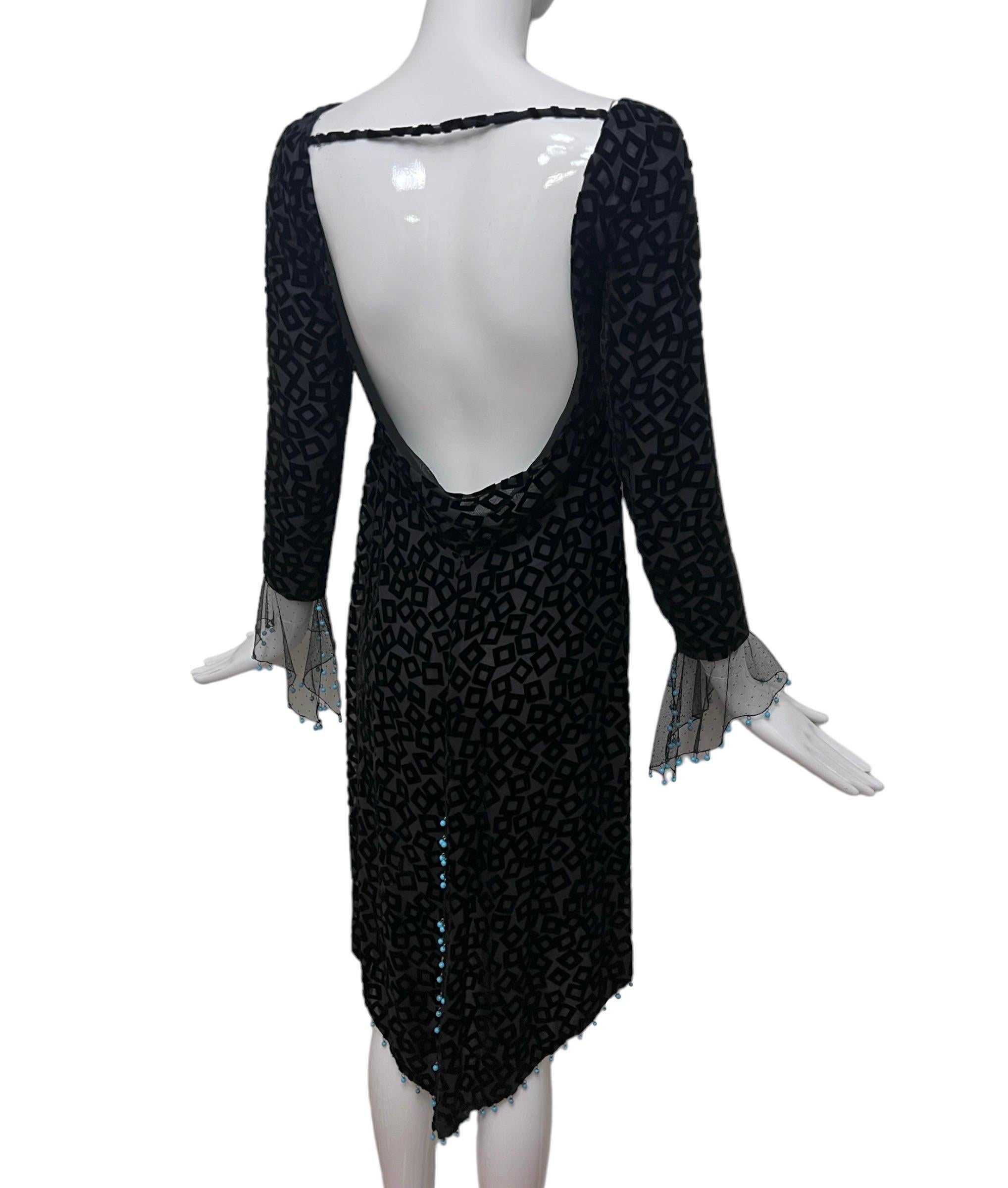F/W 1999 Gianni Versace Black Velvet Geometric Beaded Mini Dress For Sale 2