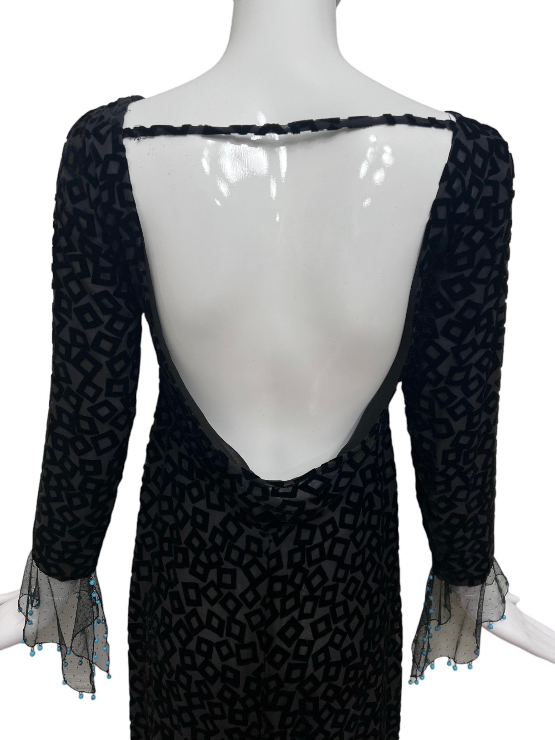 F/W 1999 Gianni Versace Mini robe en velours noir à perles géométriques en vente 4