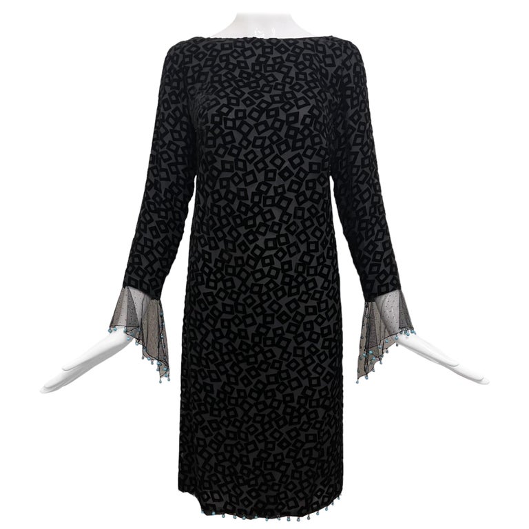 F/W 1999 Gianni Versace Black Velvet Geometric Beaded Mini Dress For Sale  at 1stDibs