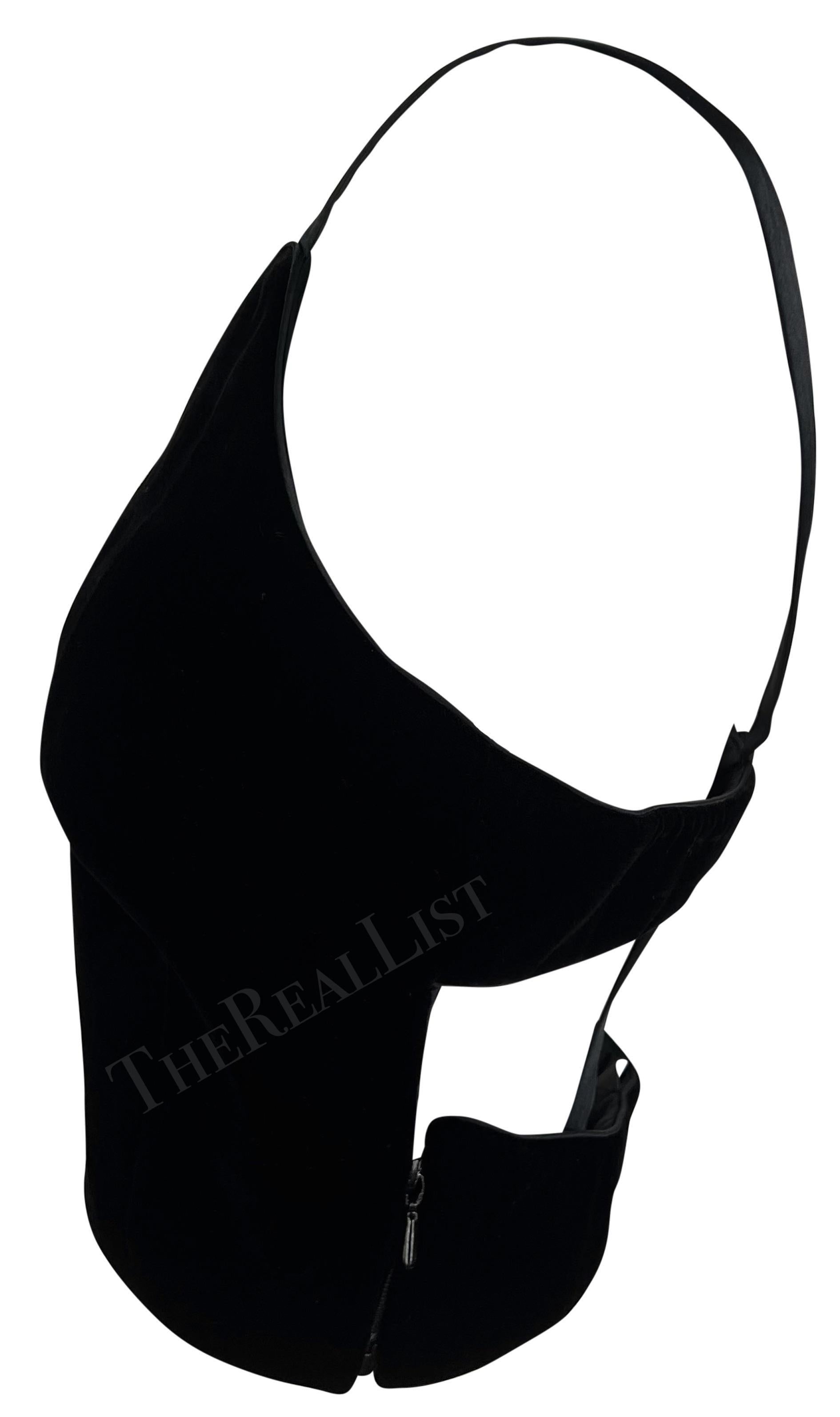 A/I 1999 Giorgio Armani - Crop Top con cinturino senza schienale in velluto nero satinato in vendita 2