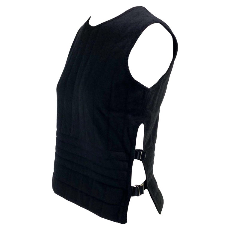 F/W 1999 Gucci by Tom Ford Black Cashmere Knit Logo Buckle Sweater Vest at  1stDibs | gucci bulletproof vest