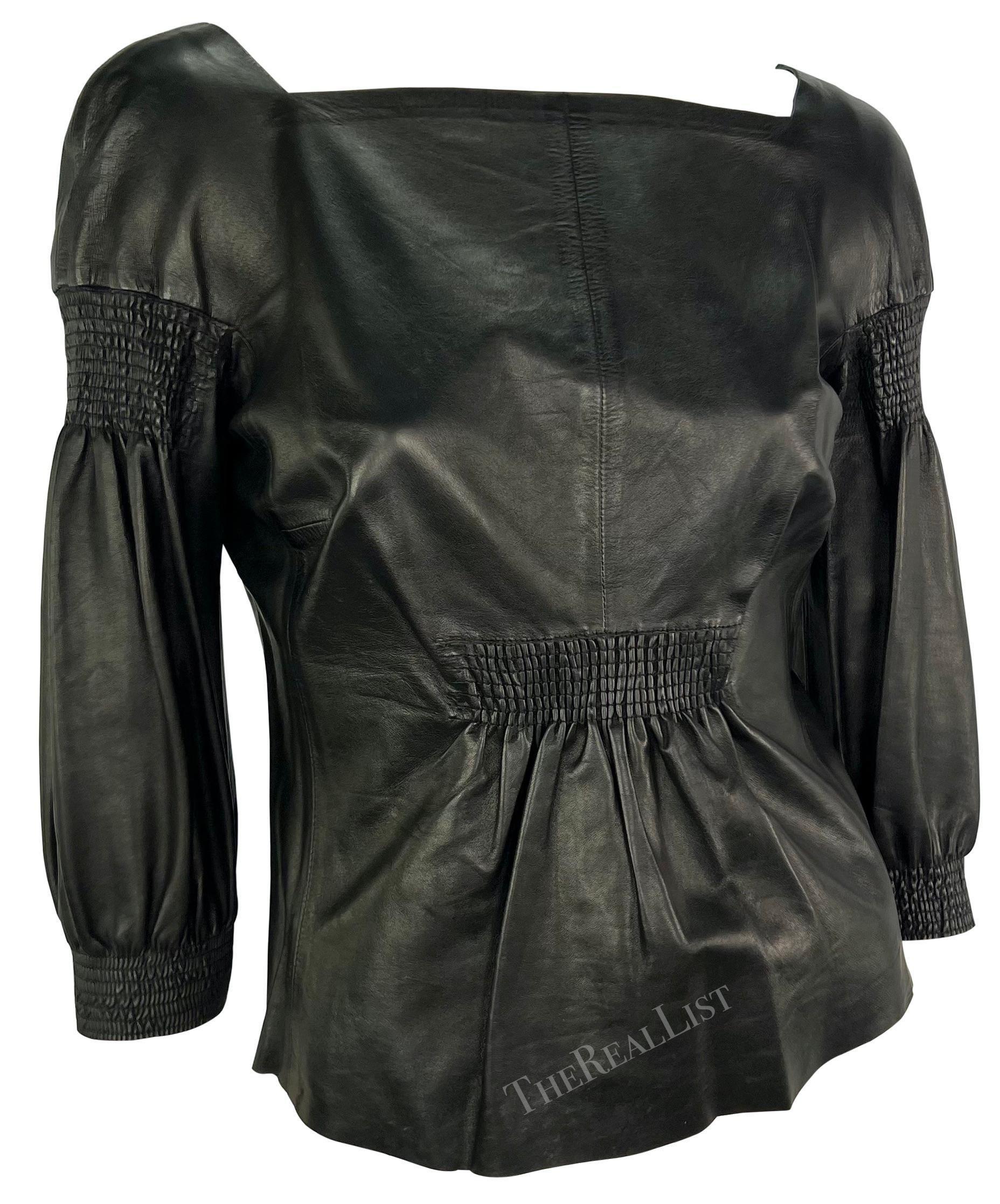 F/W 1999 Gucci by Tom Ford Top de cuero negro con pliegues para anuncio de pasarela en venta 4