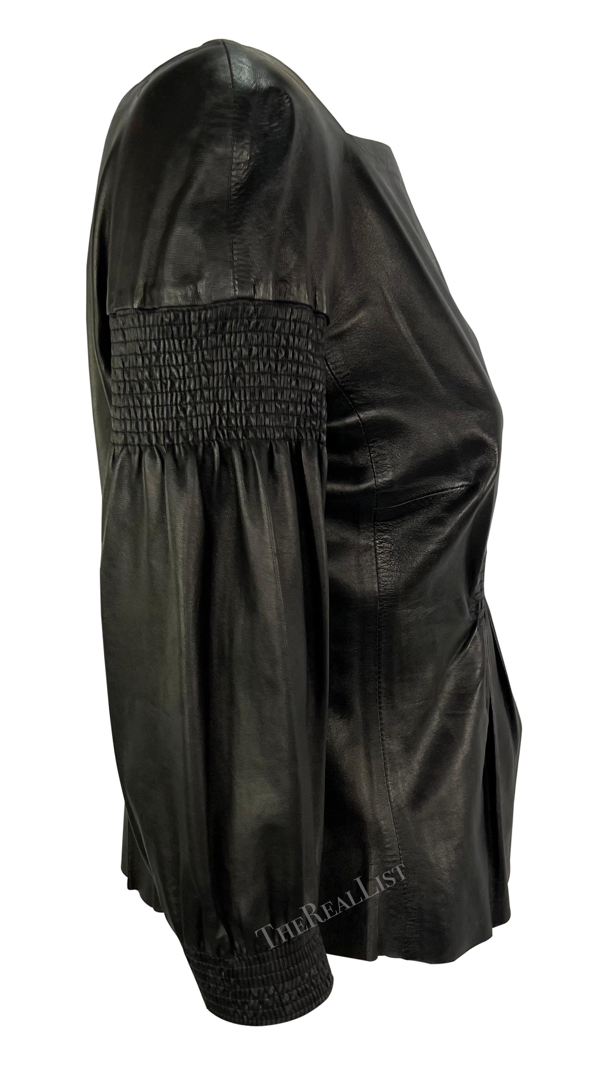 F/W 1999 Gucci by Tom Ford Top de cuero negro con pliegues para anuncio de pasarela en venta 2