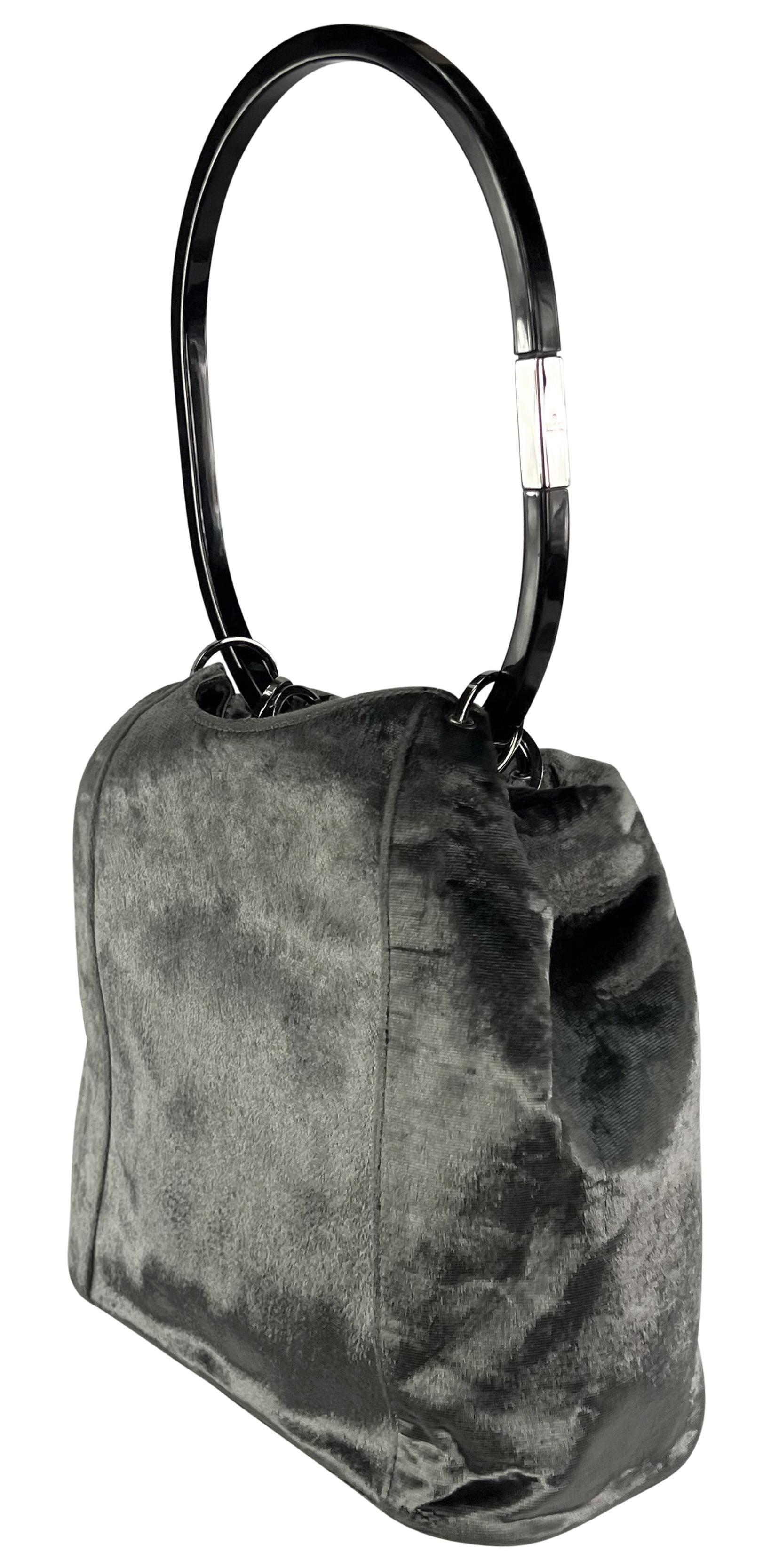 Donna A/I 1999 Gucci by Tom Ford Borsa Hobo a tracolla in velluto grigio con anelli in acrilico in vendita