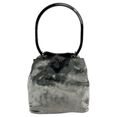 F/W 1999 Gucci by Tom Ford Grau Samt Acryl Ring Umhängetasche Hobo-Tasche
