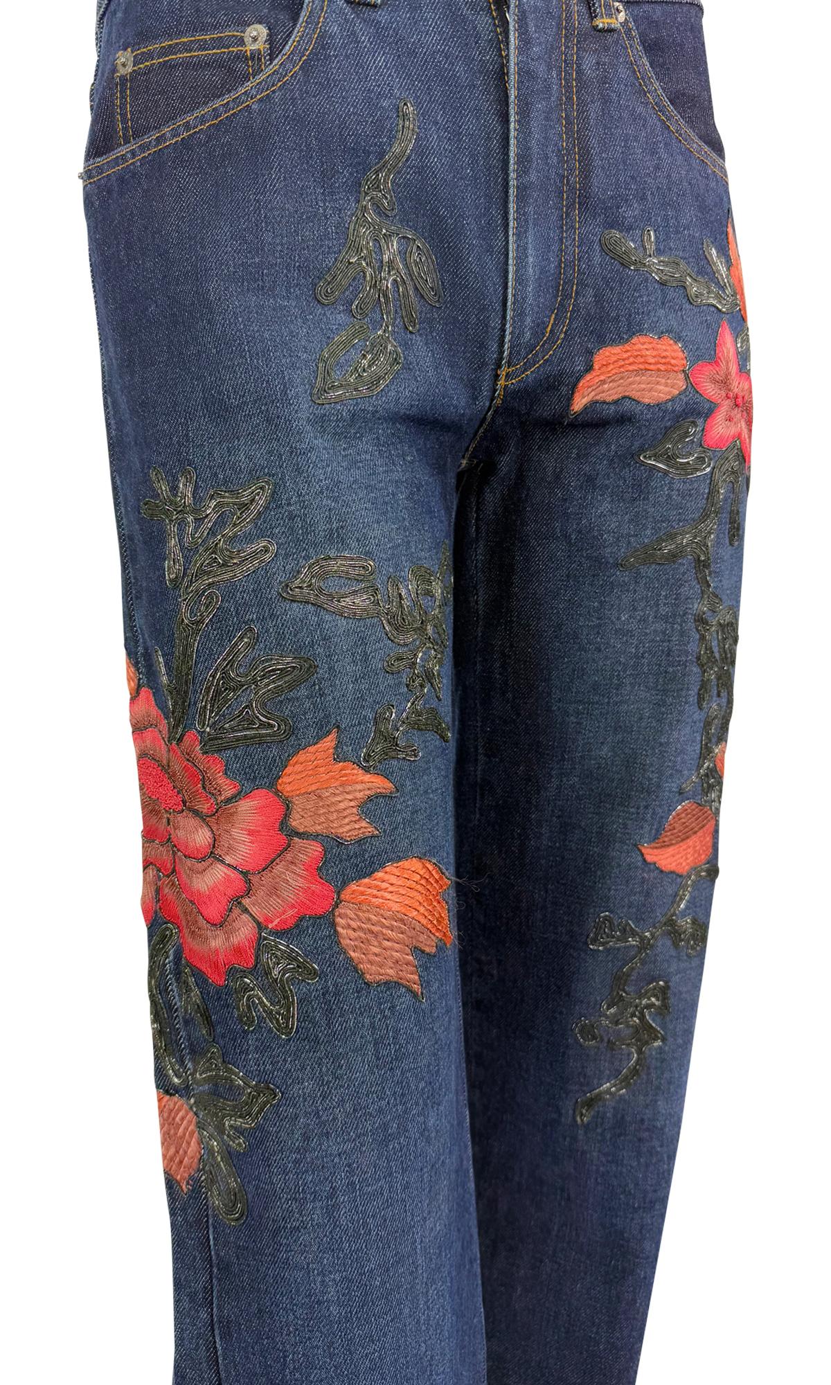 Gucci by Tom Ford Jeans de couleur rose avec broderie florale foncée, automne-hiver 1999 en vente 7