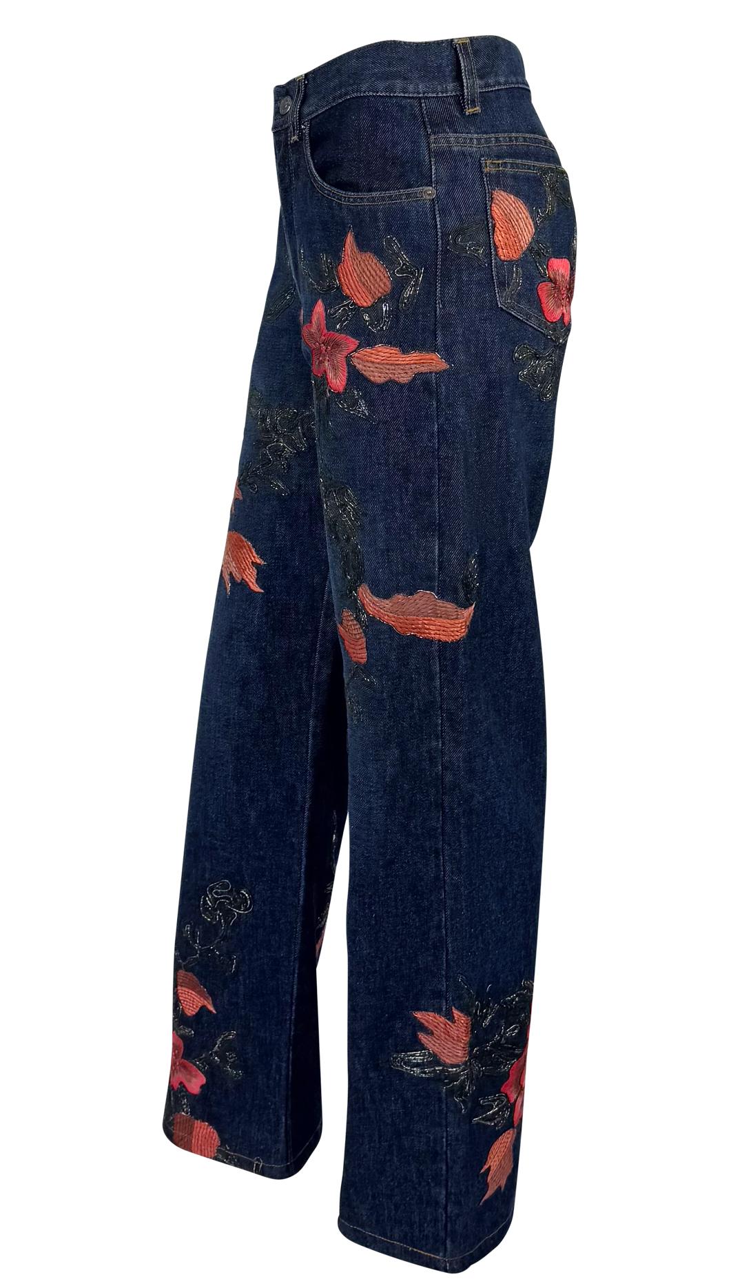 Gucci by Tom Ford Jeans de couleur rose avec broderie florale foncée, automne-hiver 1999 en vente 1