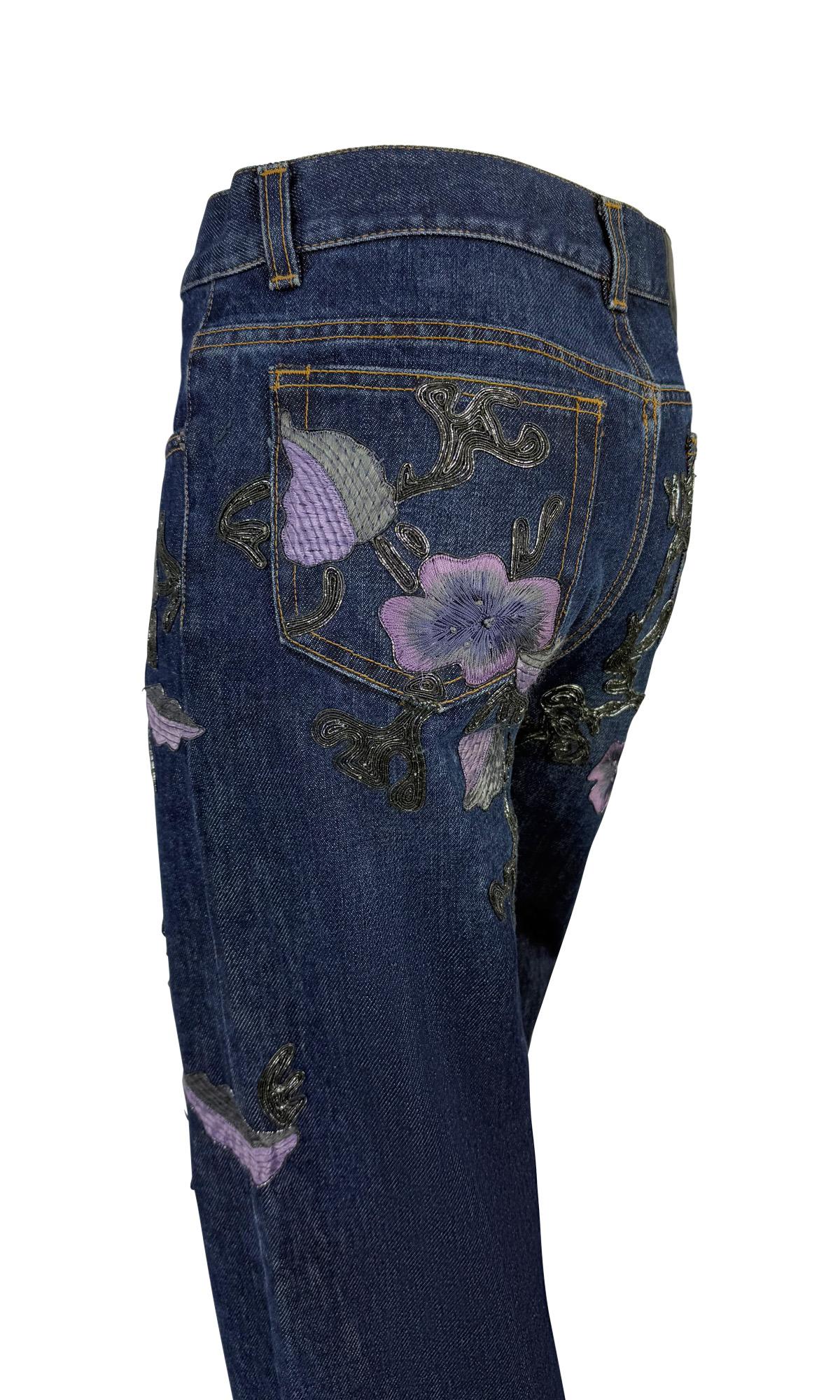 F/W 1999 Gucci by Tom Ford Purple Floral Embroidered Denim Jeans en vente 6