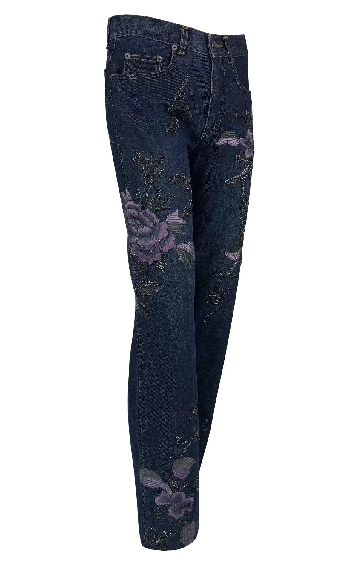 F/W 1999 Gucci by Tom Ford Purple Floral Embroidered Denim Jeans en vente 11