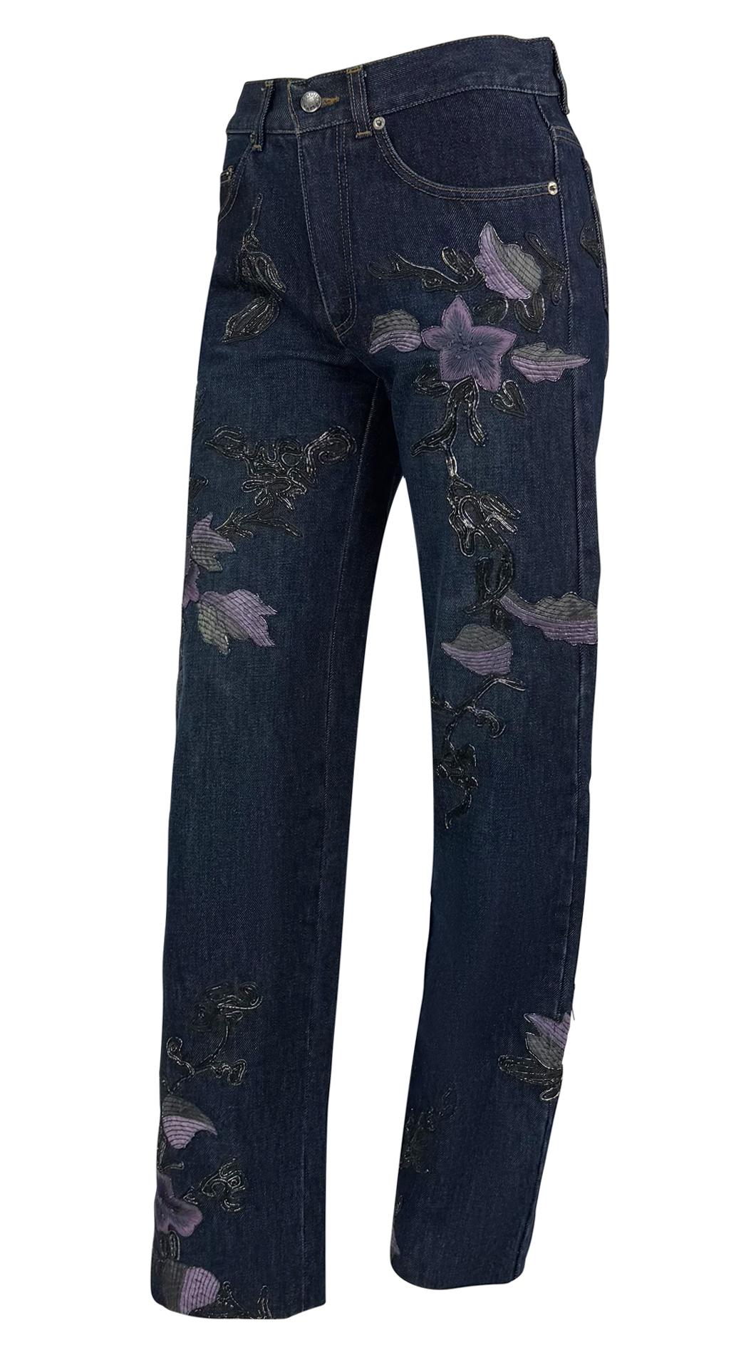 F/W 1999 Gucci by Tom Ford Purple Floral Embroidered Denim Jeans en vente 3