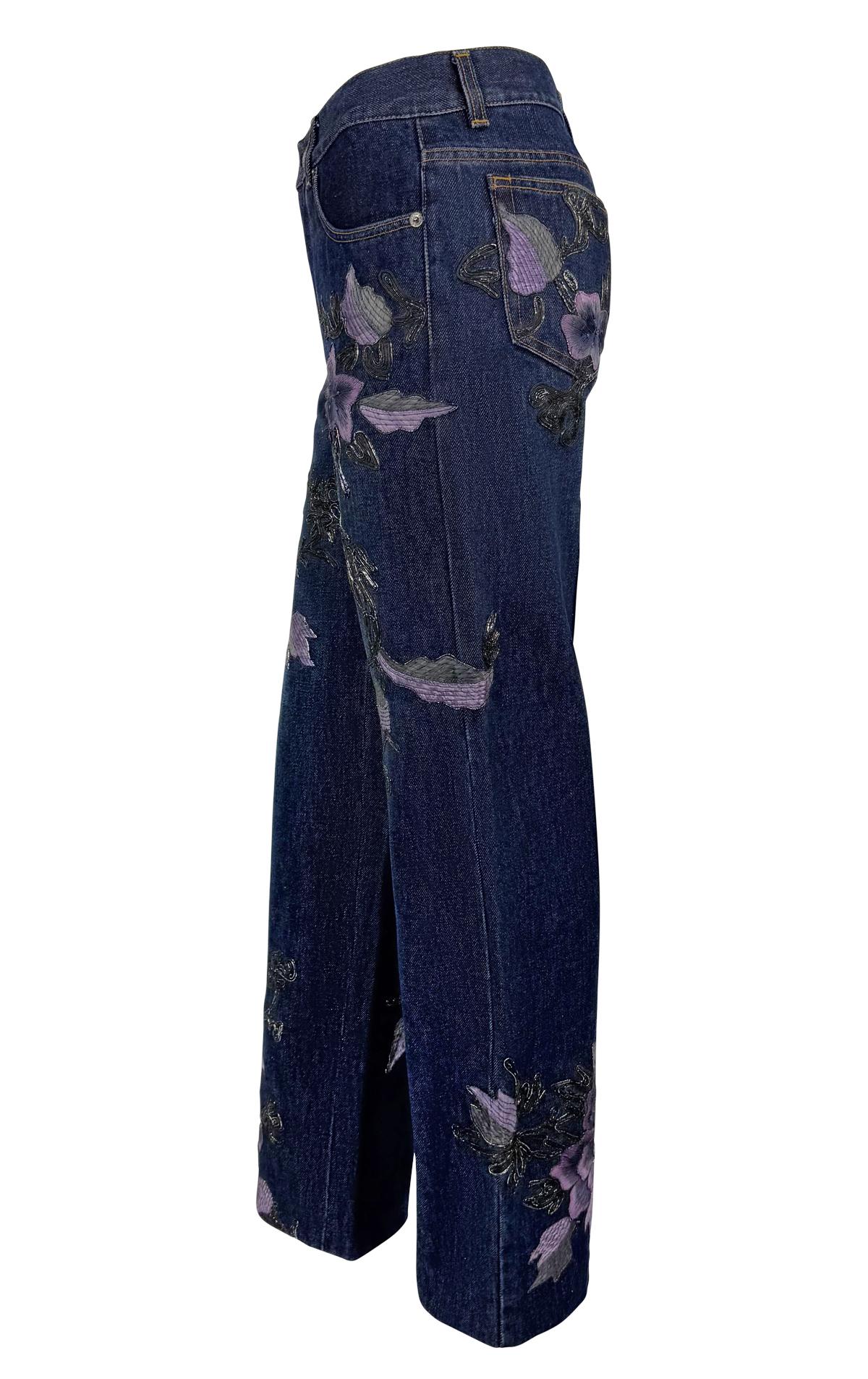 F/W 1999 Gucci by Tom Ford Purple Floral Embroidered Denim Jeans en vente 4