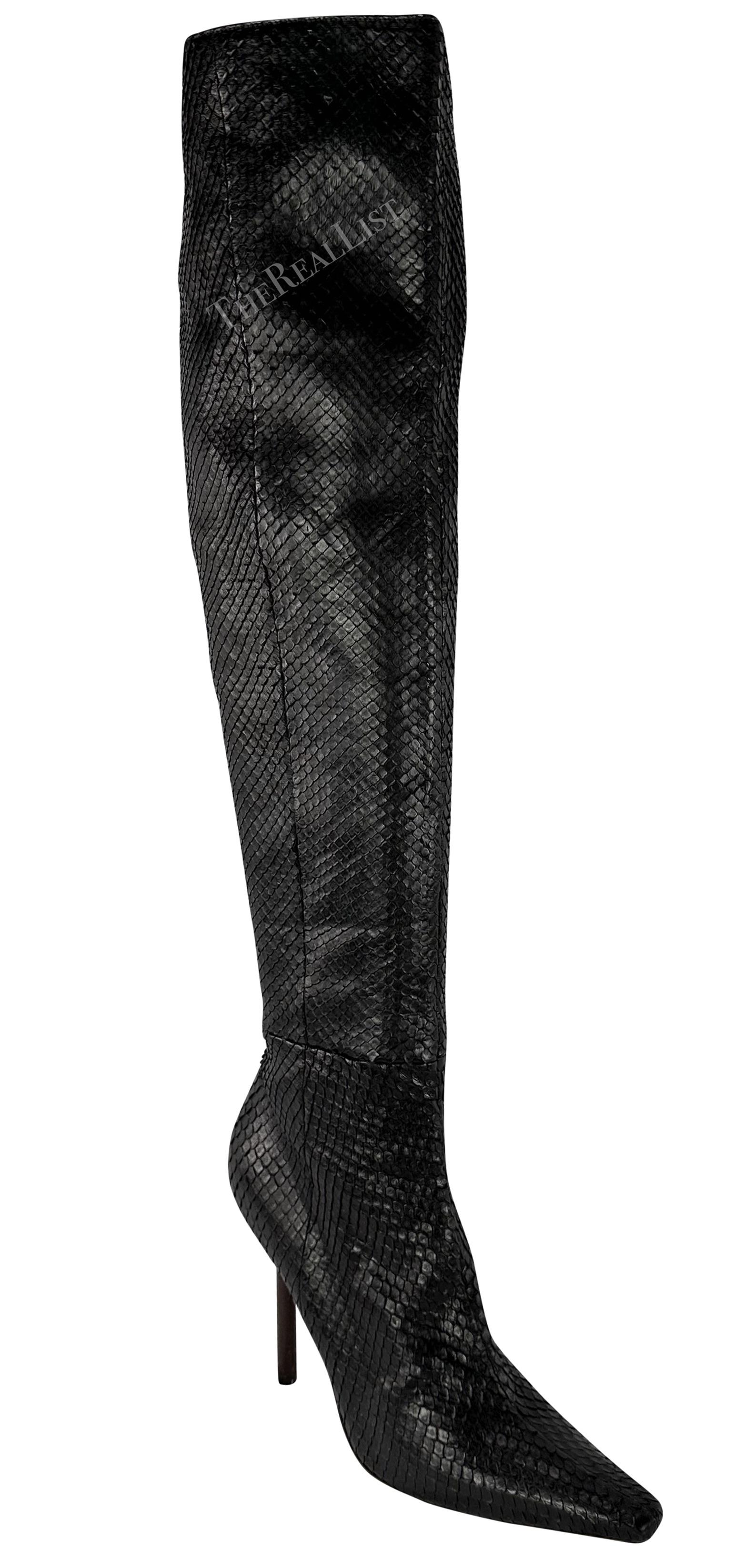 F/W 1999 Gucci by Tom Ford Runway Ad Black Anaconda Snakeskin Heel Boots 10B en vente 3