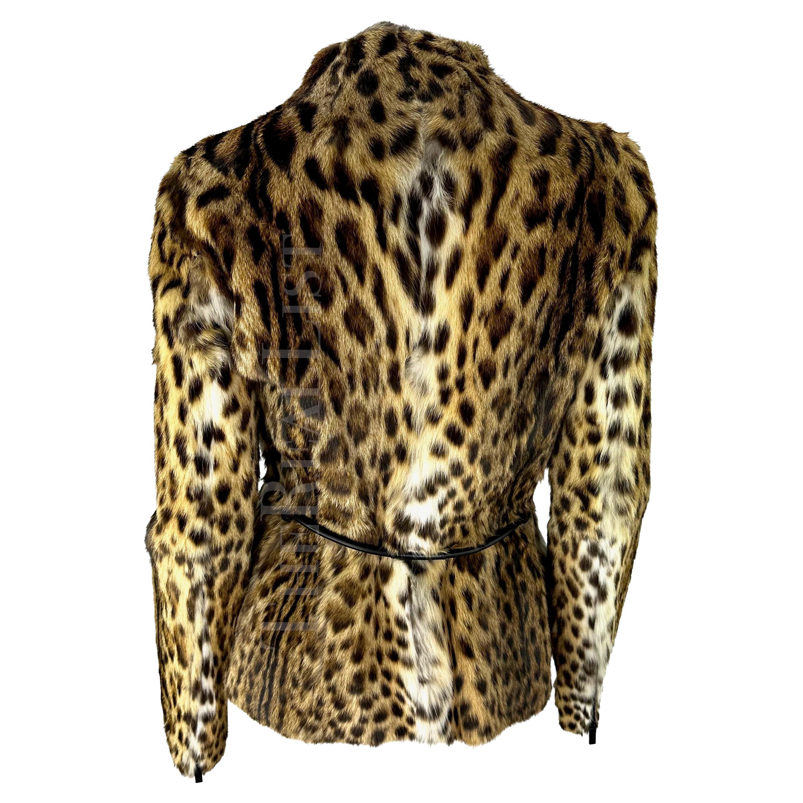 F/W 1999 Gucci by Tom Ford Runway Ad Veste ceinturée en cuir et fourrure naturelle en vente 7