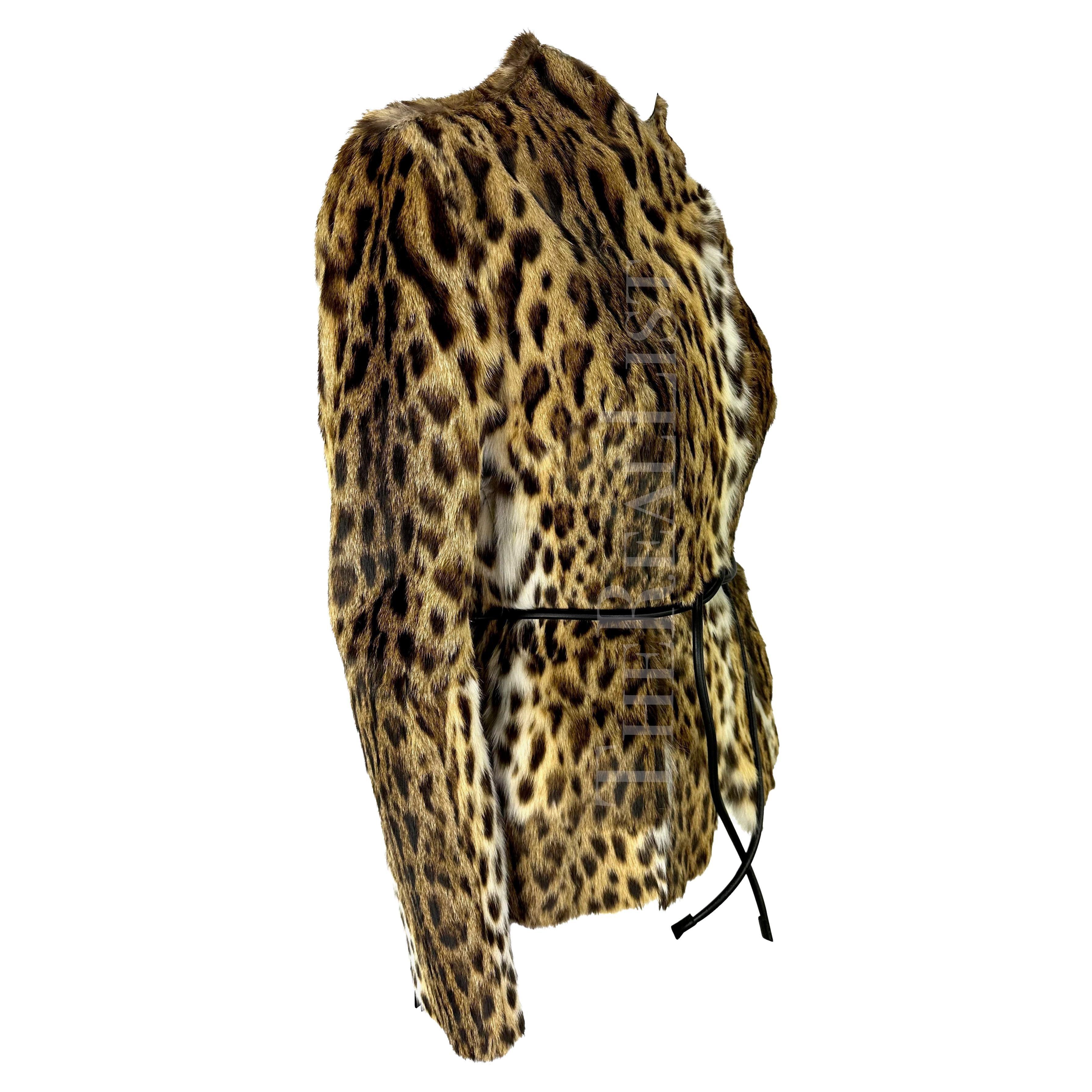F/W 1999 Gucci by Tom Ford Runway Ad Veste ceinturée en cuir et fourrure naturelle en vente 9